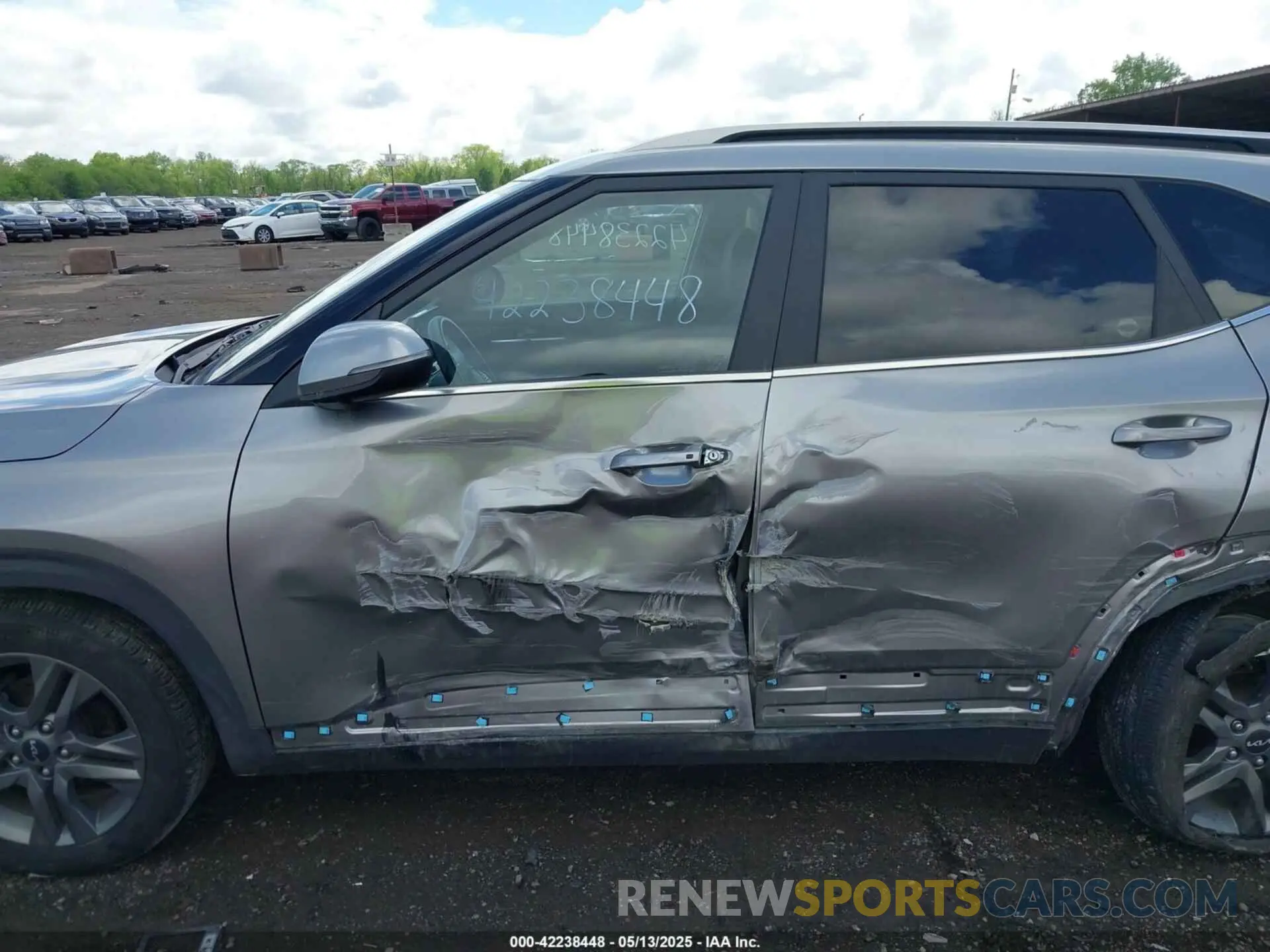 14 Photograph of a damaged car KNDEU2AA7P7457600 KIA SELTOS 2023