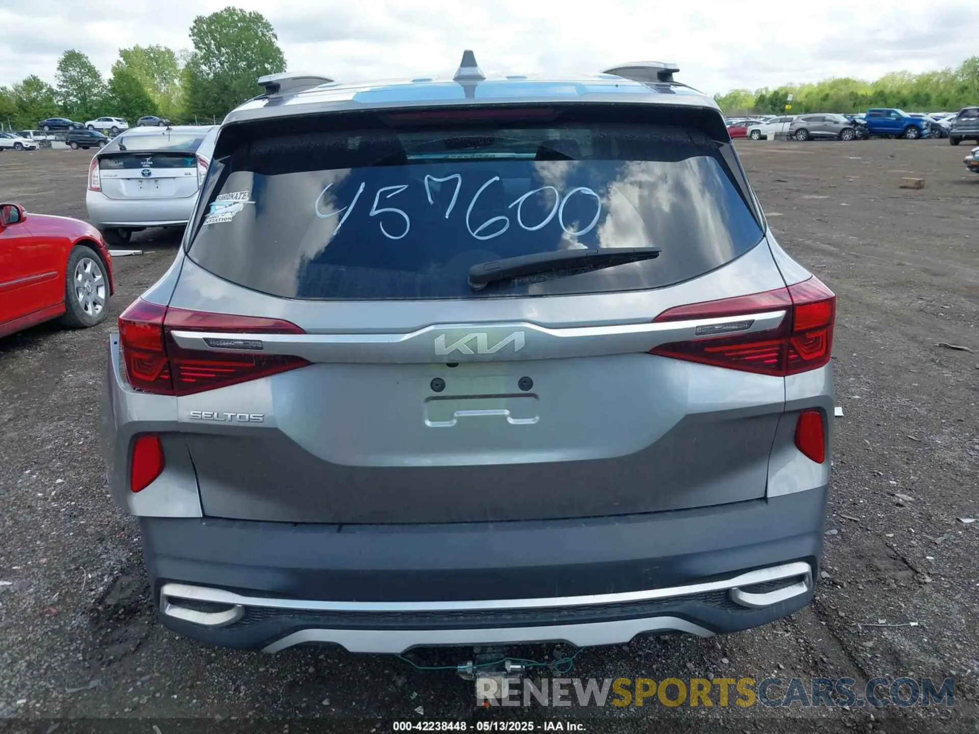 16 Photograph of a damaged car KNDEU2AA7P7457600 KIA SELTOS 2023
