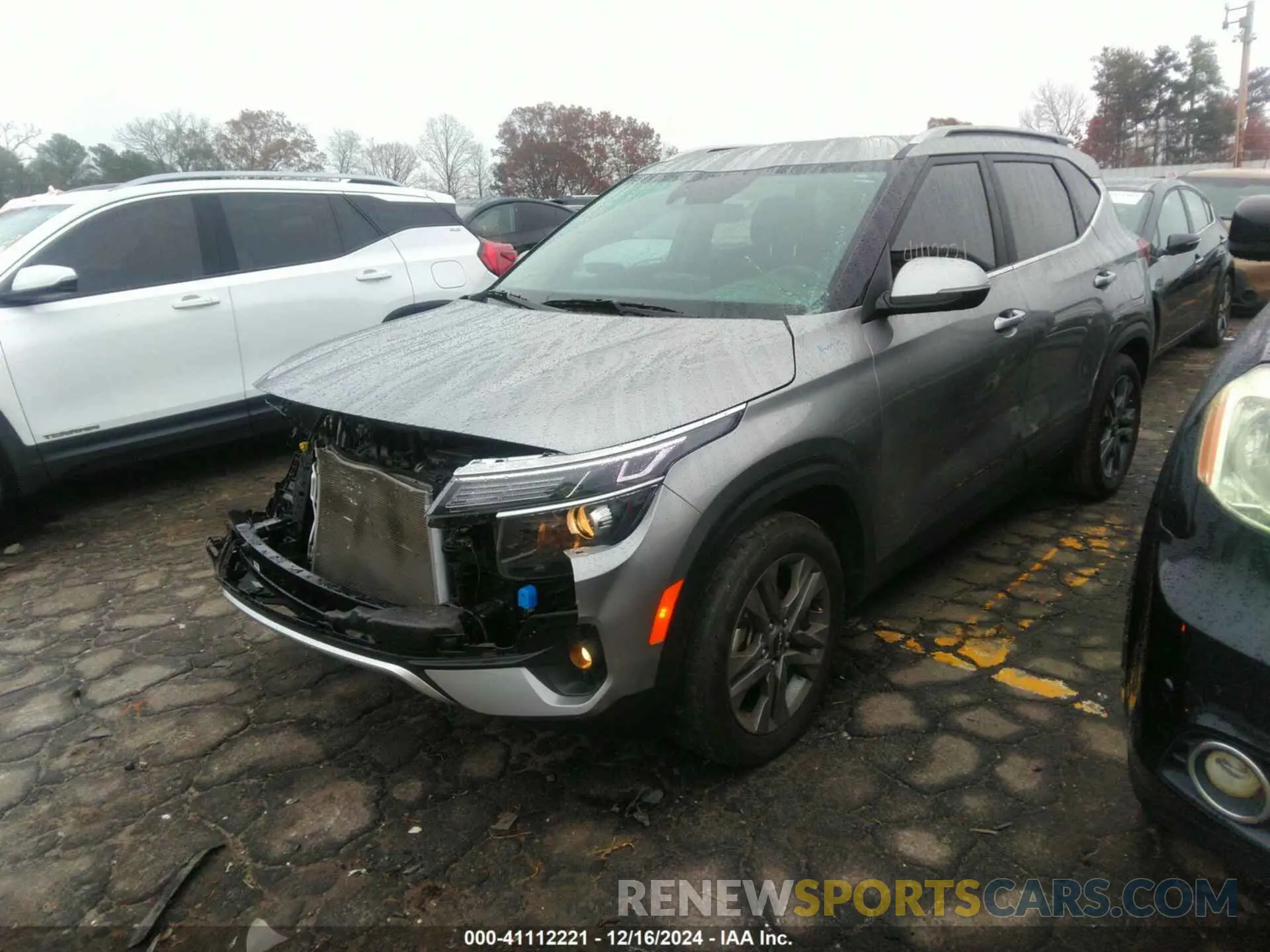 2 Photograph of a damaged car KNDEU2AA9P7347194 KIA SELTOS 2023