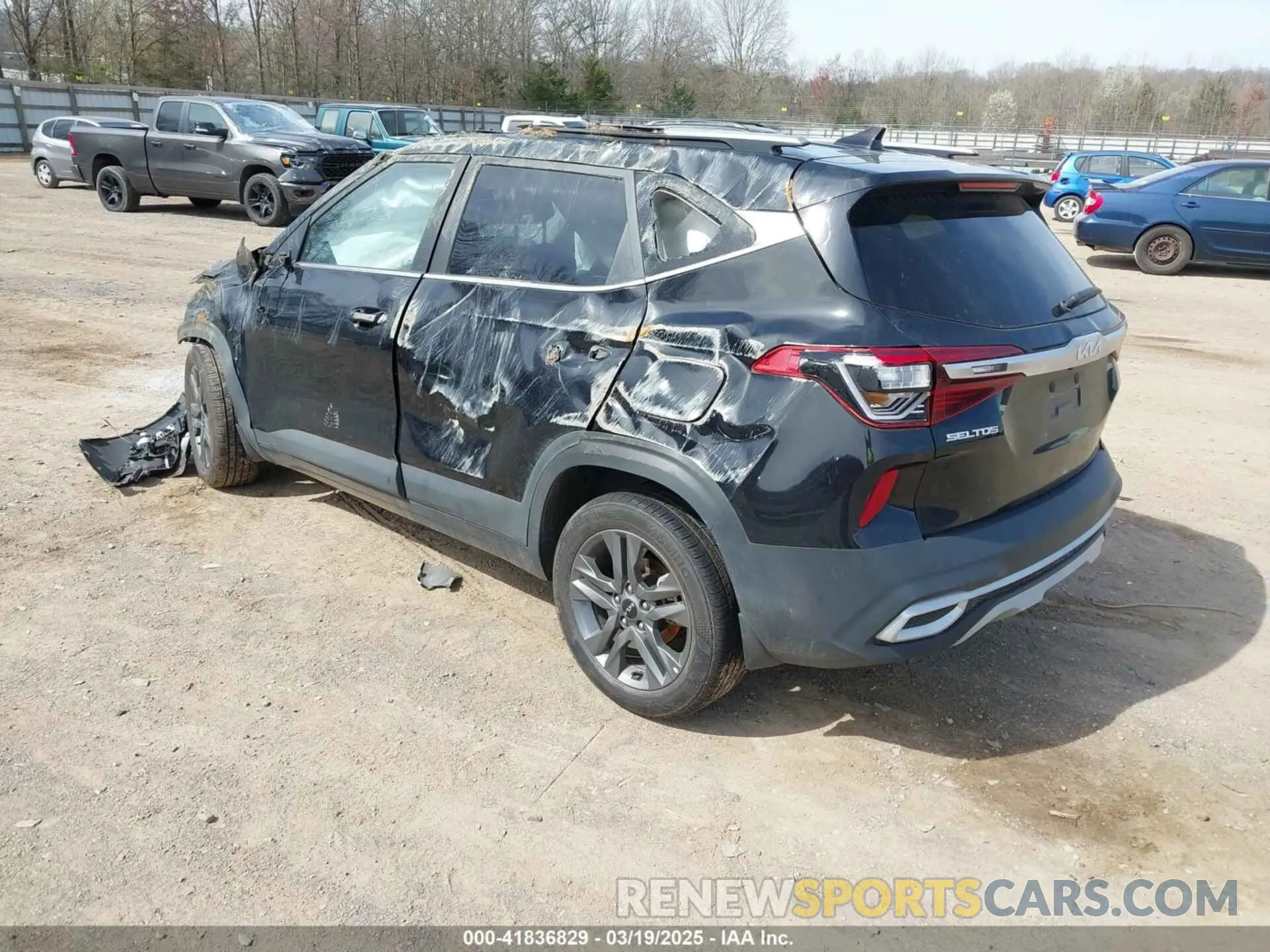 3 Photograph of a damaged car KNDEU2AA9P7367509 KIA SELTOS 2023