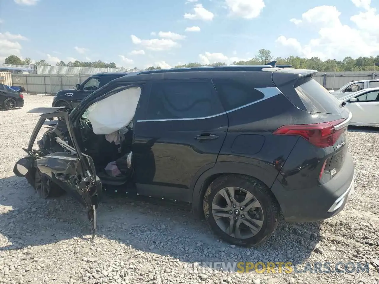 2 Photograph of a damaged car KNDEU2AAXP7378597 KIA SELTOS 2023