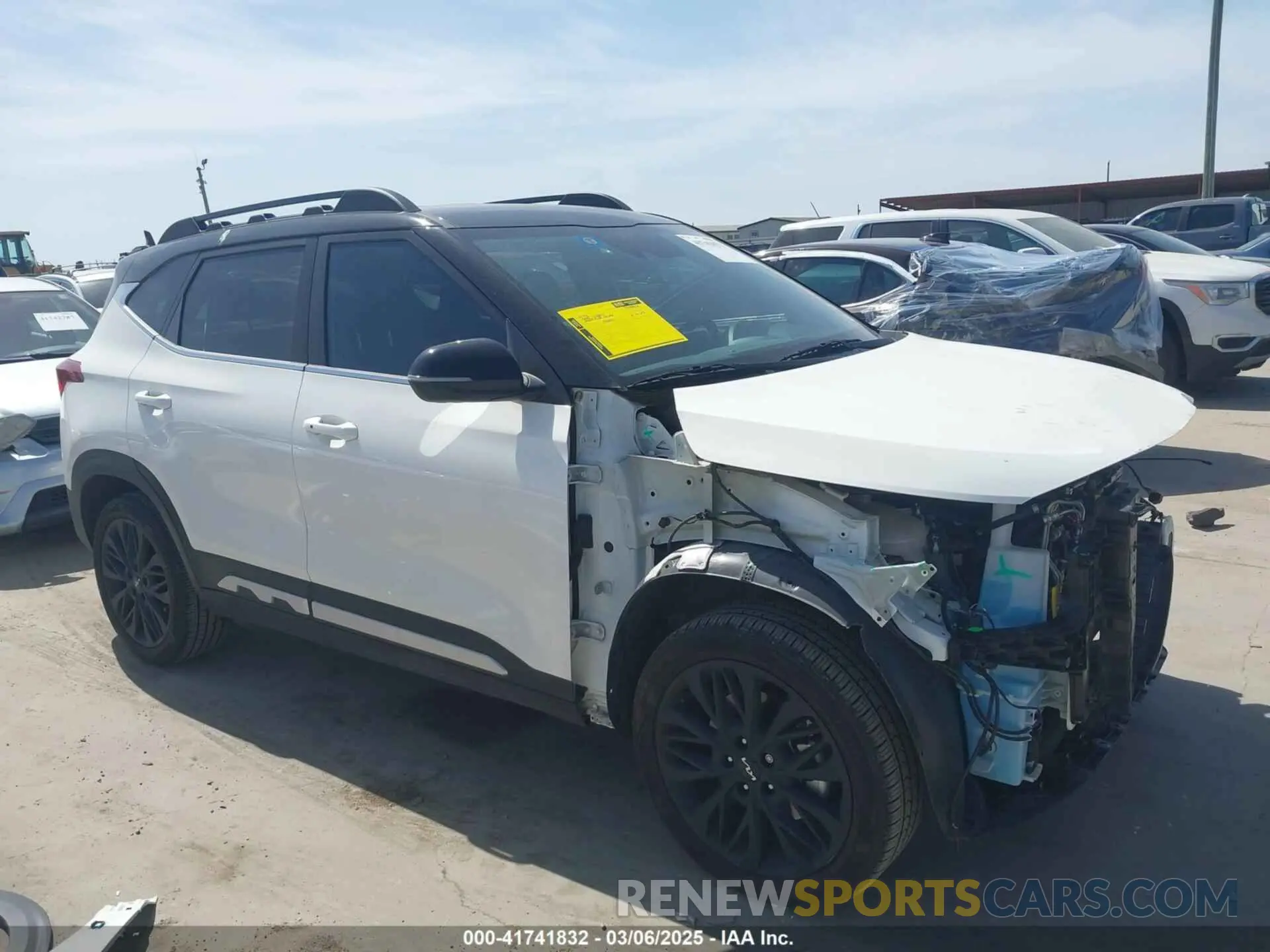 14 Фотография поврежденного автомобиля KNDEUCA21P7402056 KIA SELTOS 2023