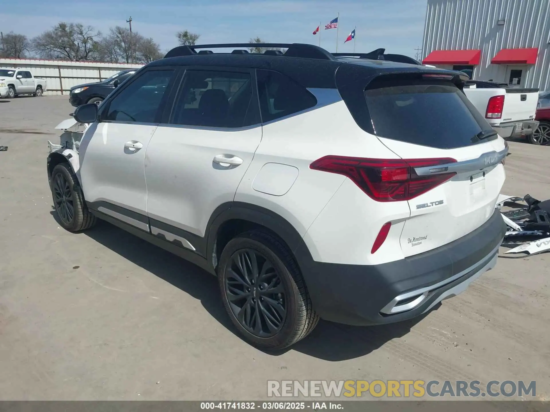 3 Фотография поврежденного автомобиля KNDEUCA21P7402056 KIA SELTOS 2023