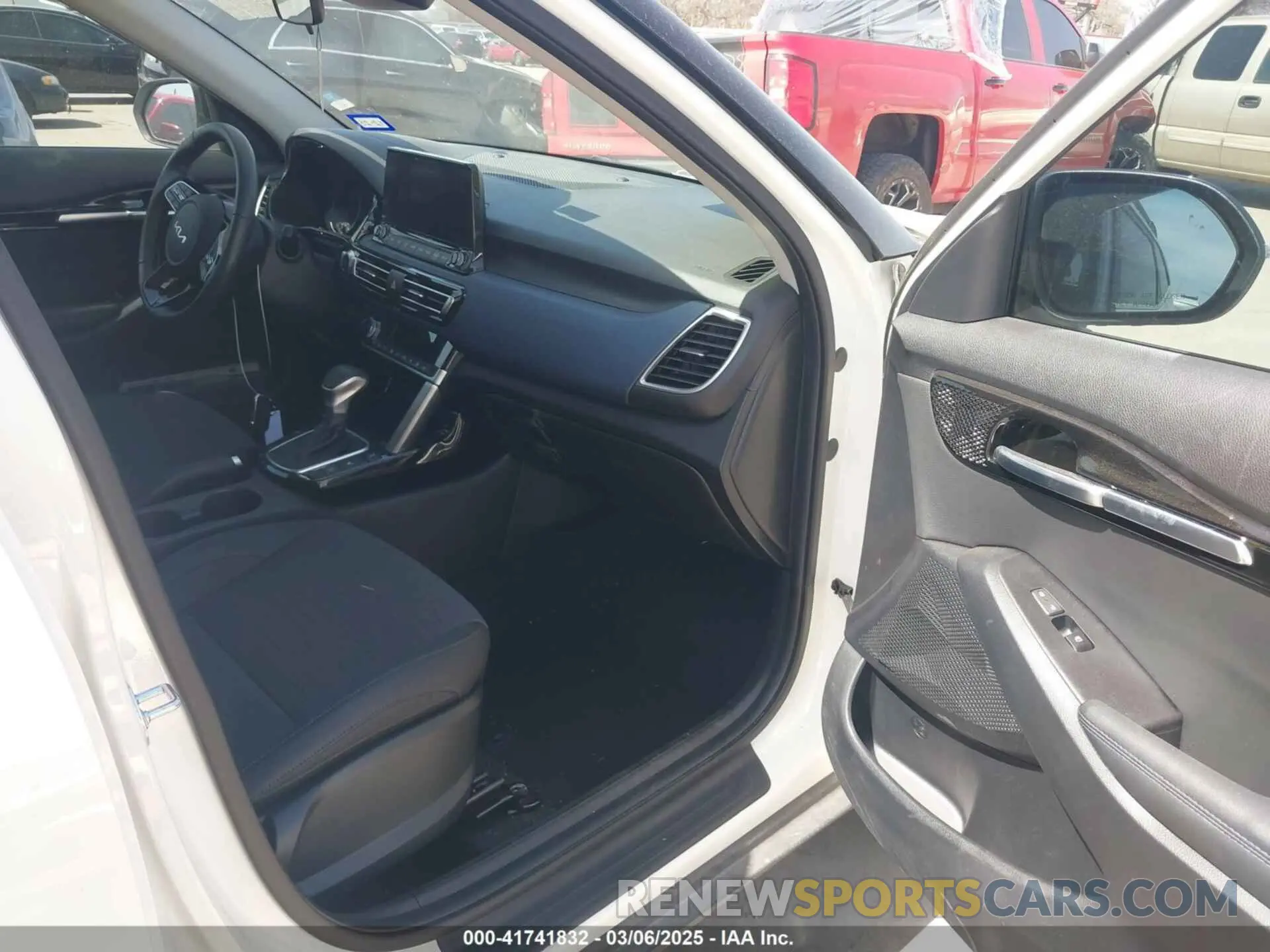 5 Фотография поврежденного автомобиля KNDEUCA21P7402056 KIA SELTOS 2023