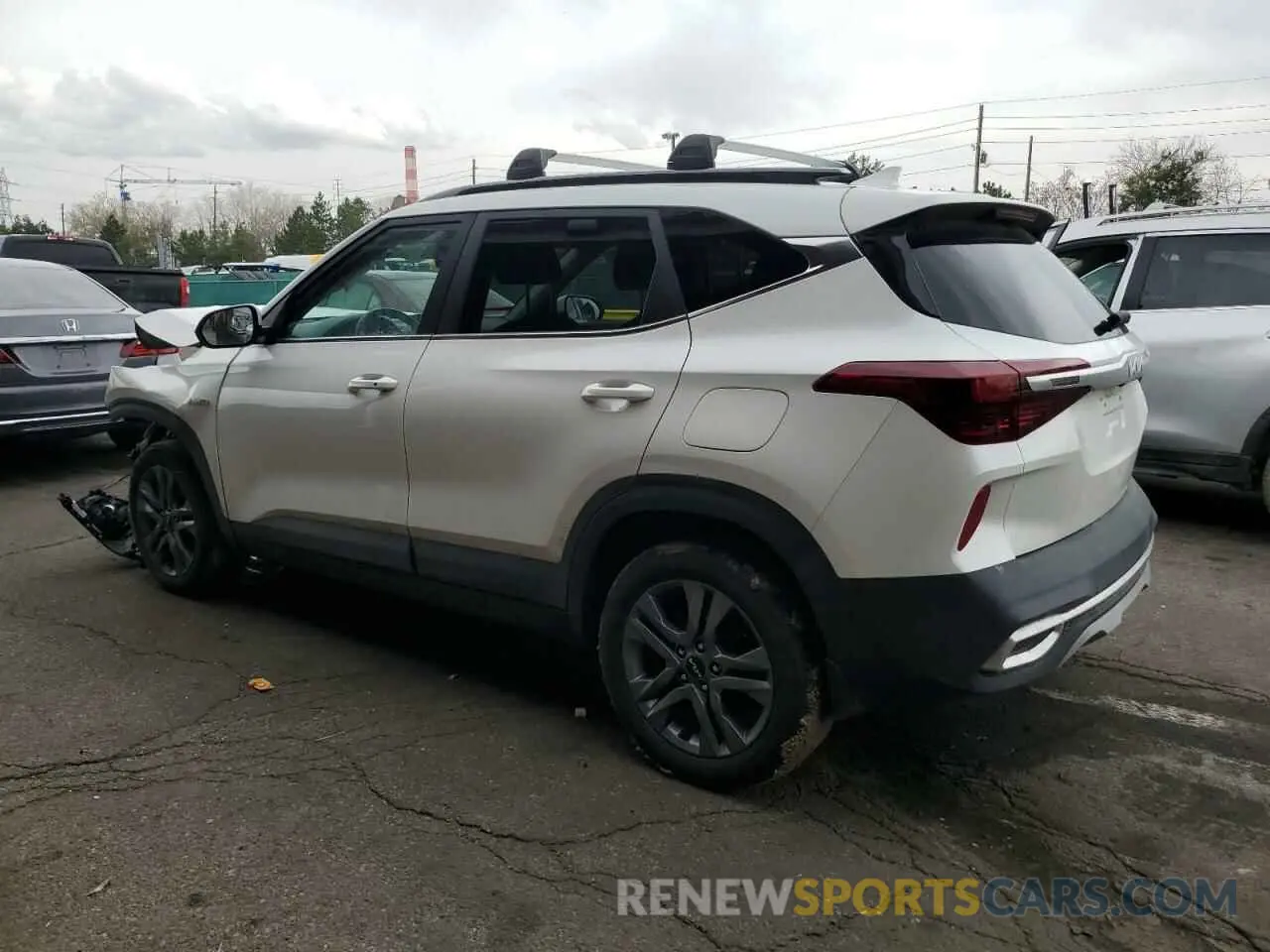 2 Фотография поврежденного автомобиля KNDEUCAAXP7401608 KIA SELTOS 2023