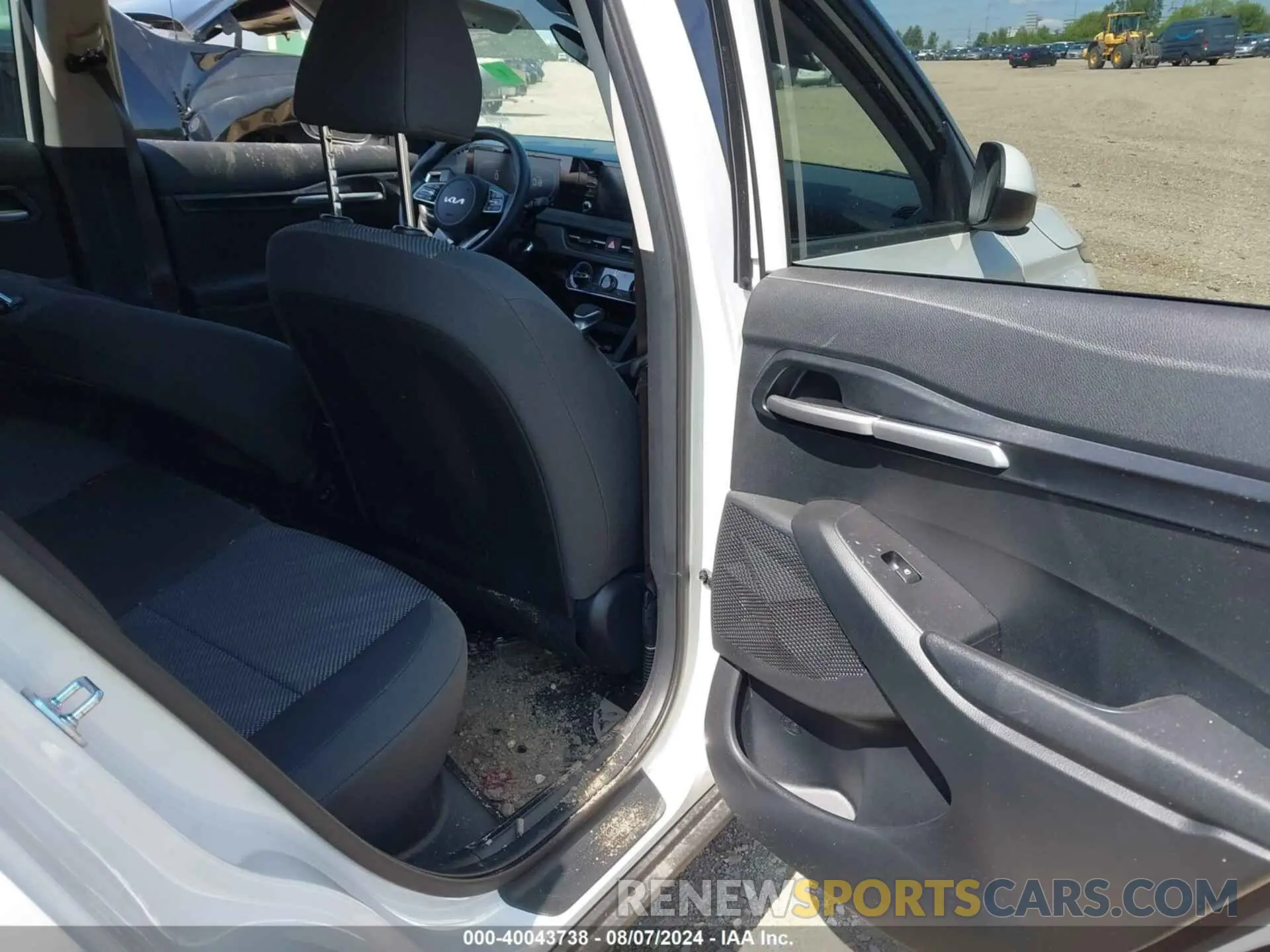 8 Photograph of a damaged car KNDEPCAA1R7645187 KIA SELTOS 2024
