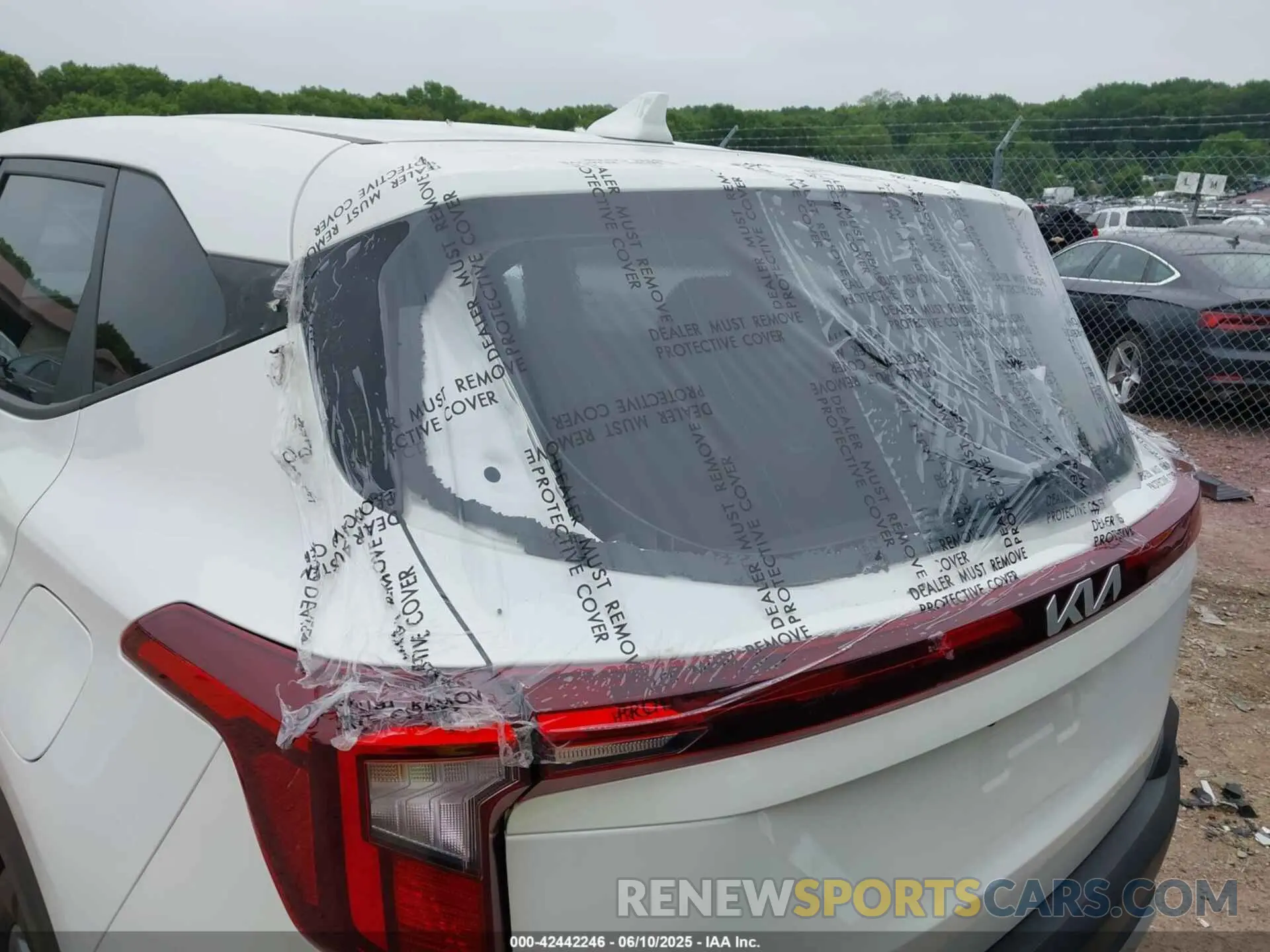 17 Photograph of a damaged car KNDEPCAA4R7479151 KIA SELTOS 2024