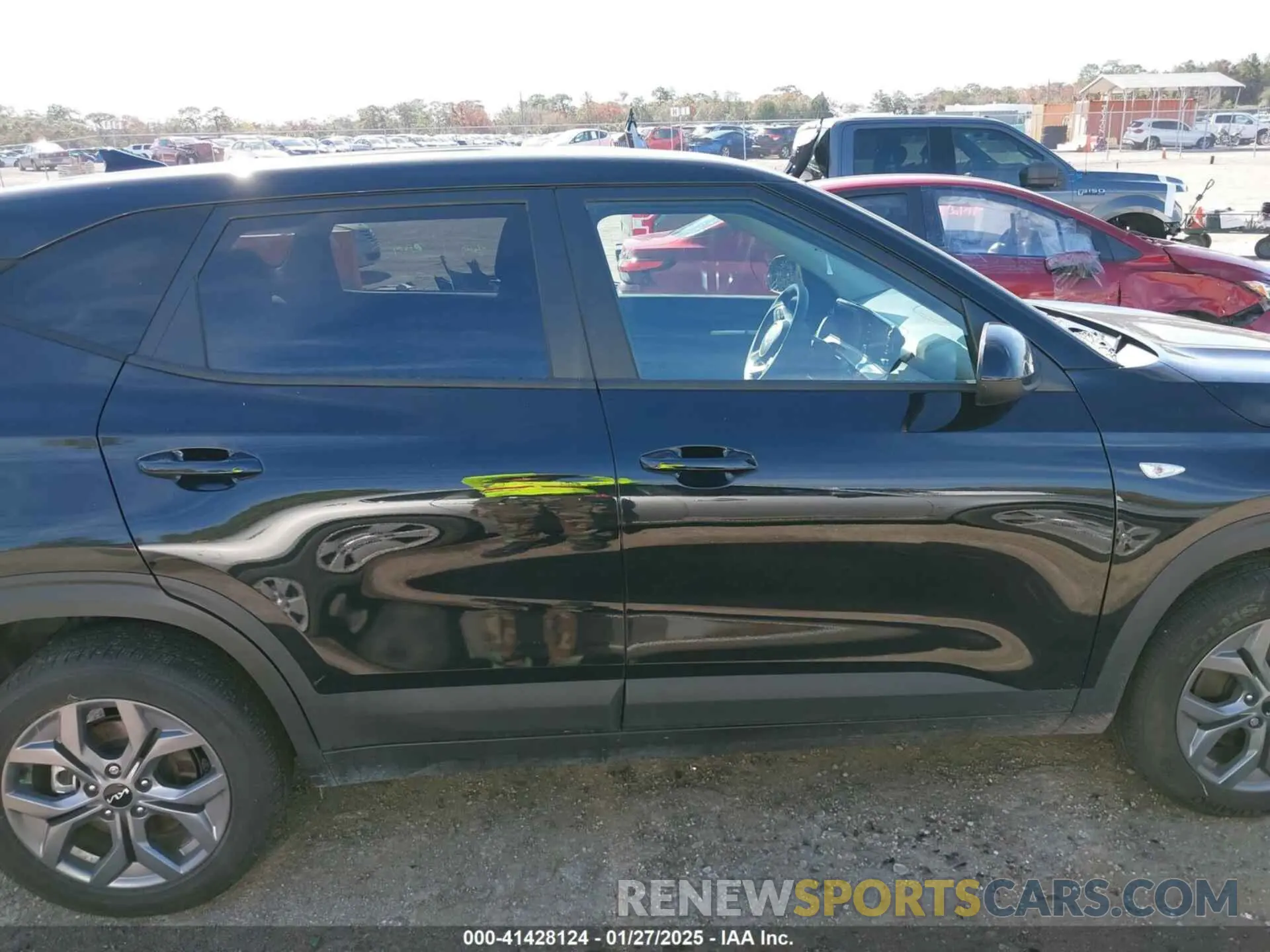13 Фотография поврежденного автомобиля KNDEPCAA4R7583574 KIA SELTOS 2024