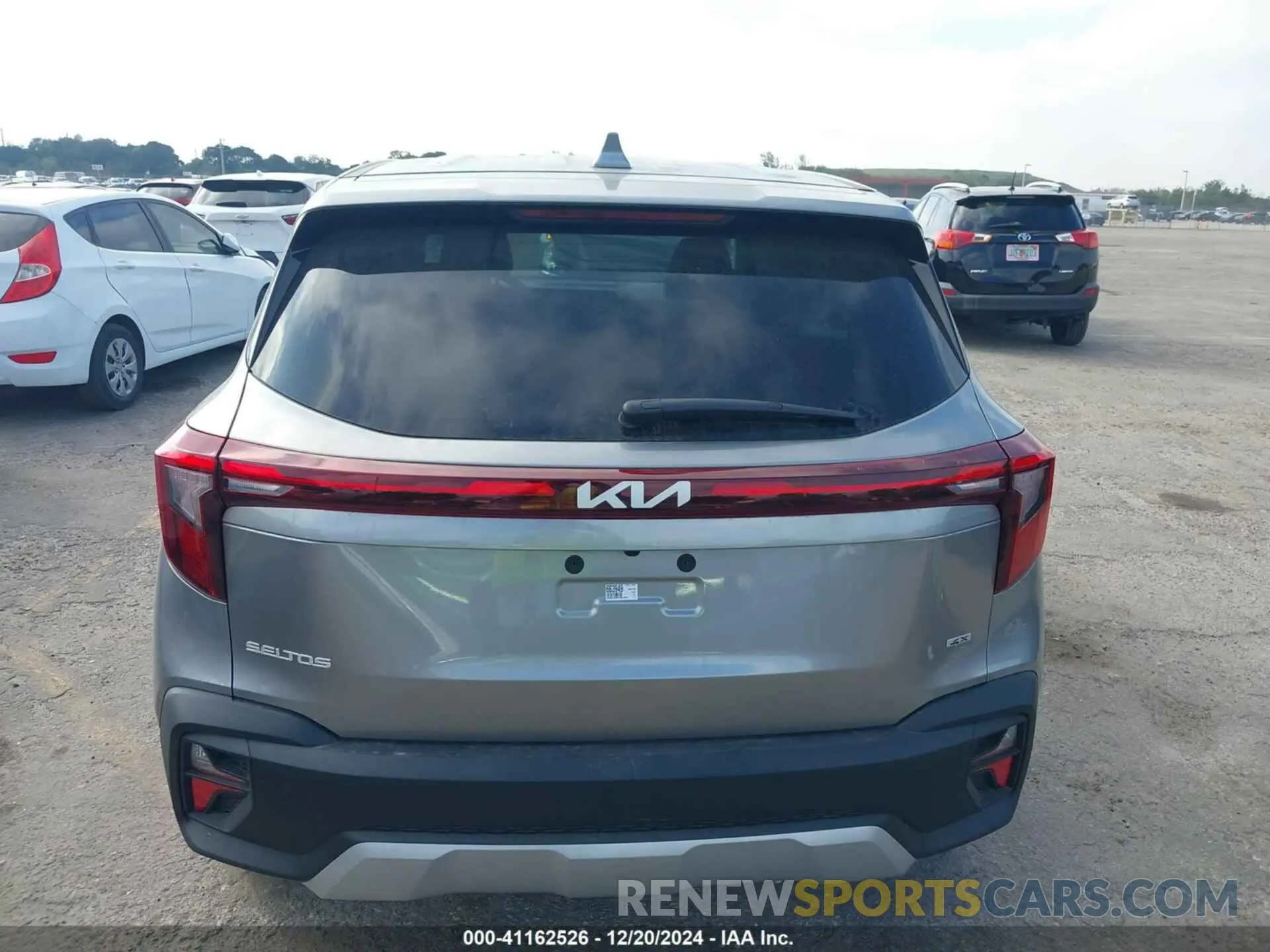 17 Photograph of a damaged car KNDEPCAA5R7663949 KIA SELTOS 2024