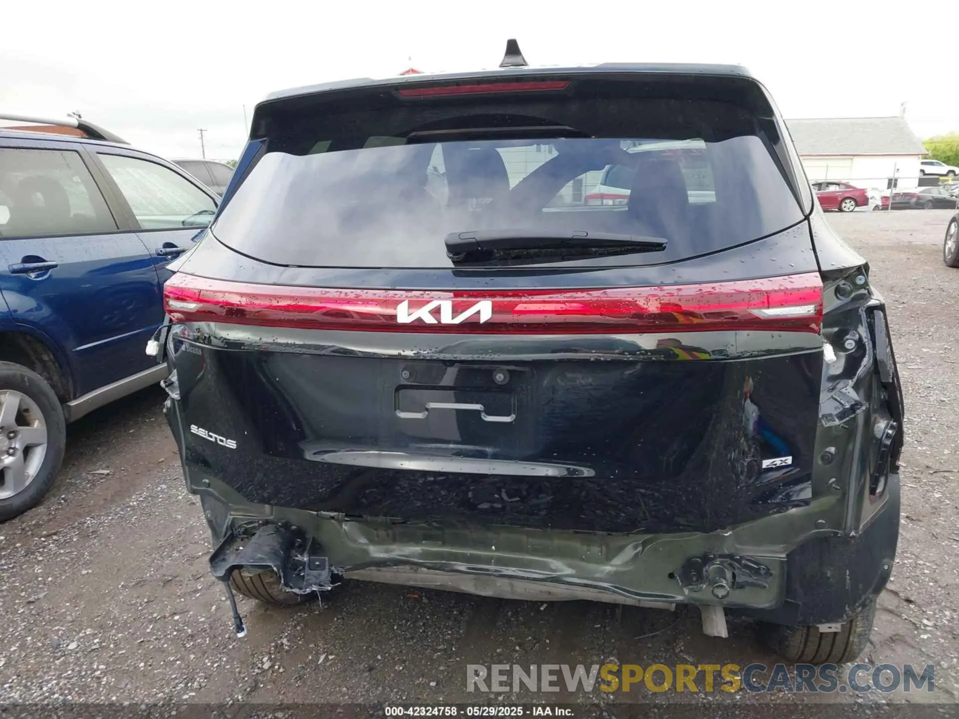16 Photograph of a damaged car KNDEPCAA5R7667130 KIA SELTOS 2024