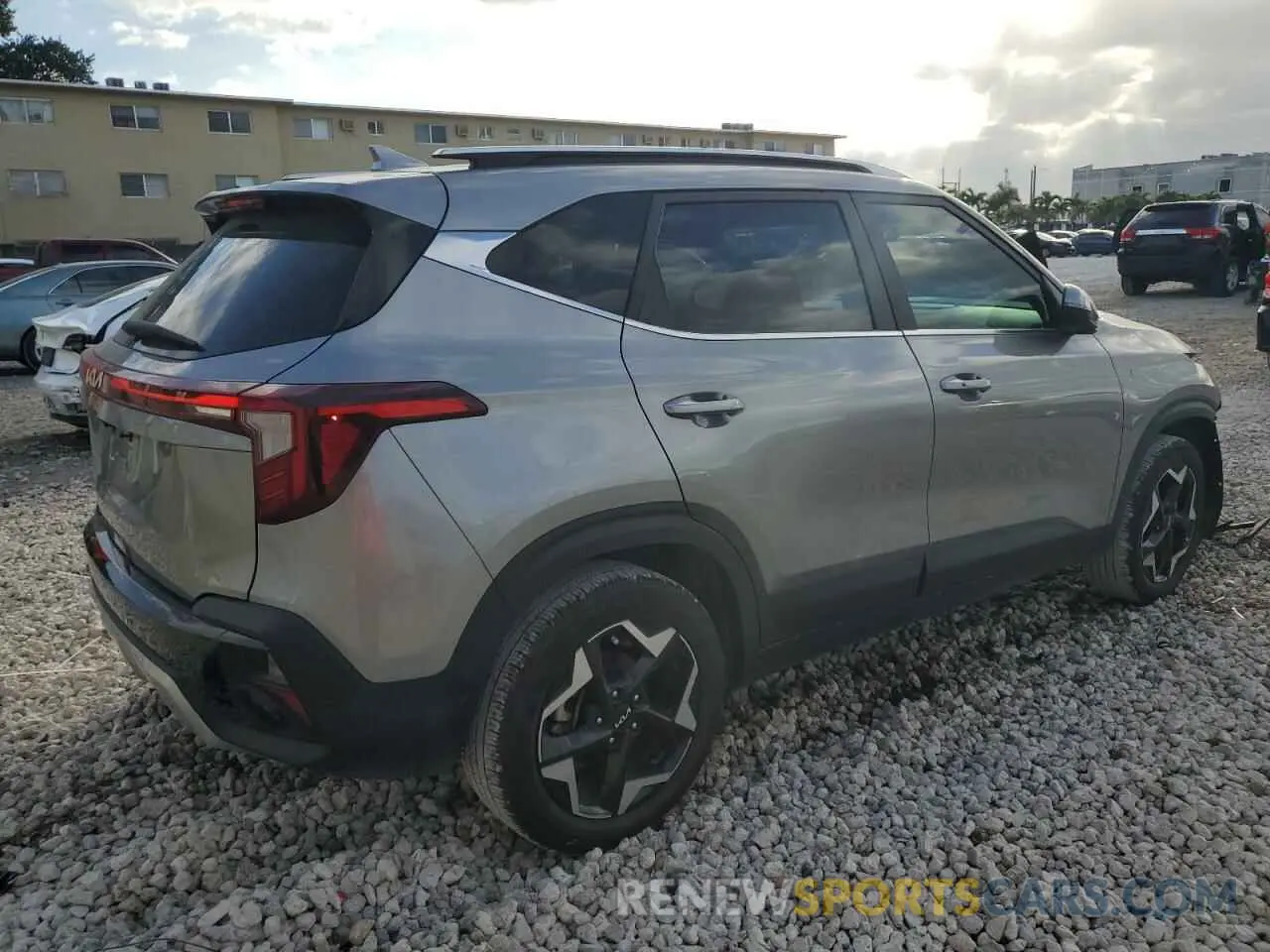 3 Фотография поврежденного автомобиля KNDER2AA1R7563528 KIA SELTOS 2024
