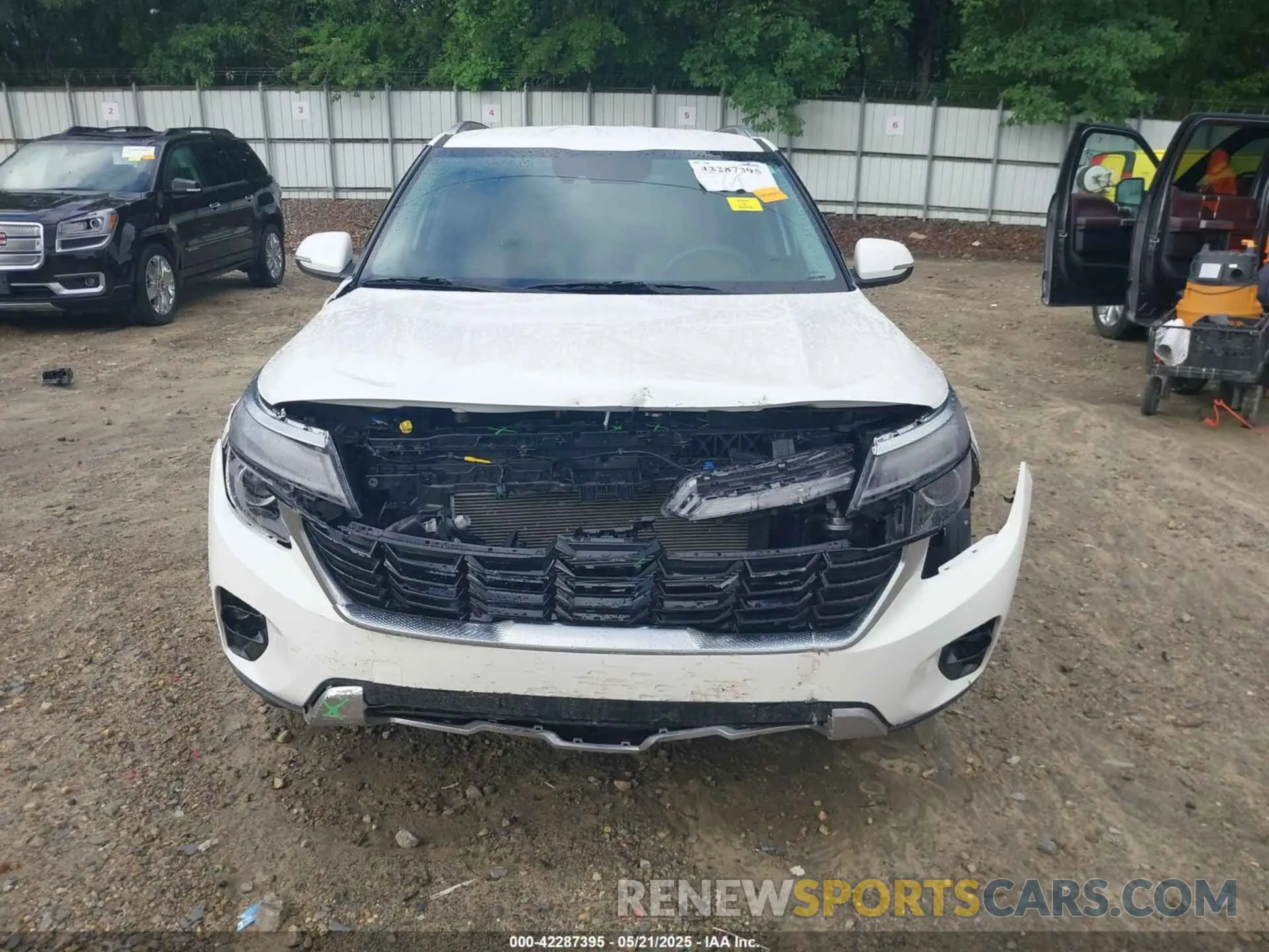13 Фотография поврежденного автомобиля KNDER2AA4R7637413 KIA SELTOS 2024