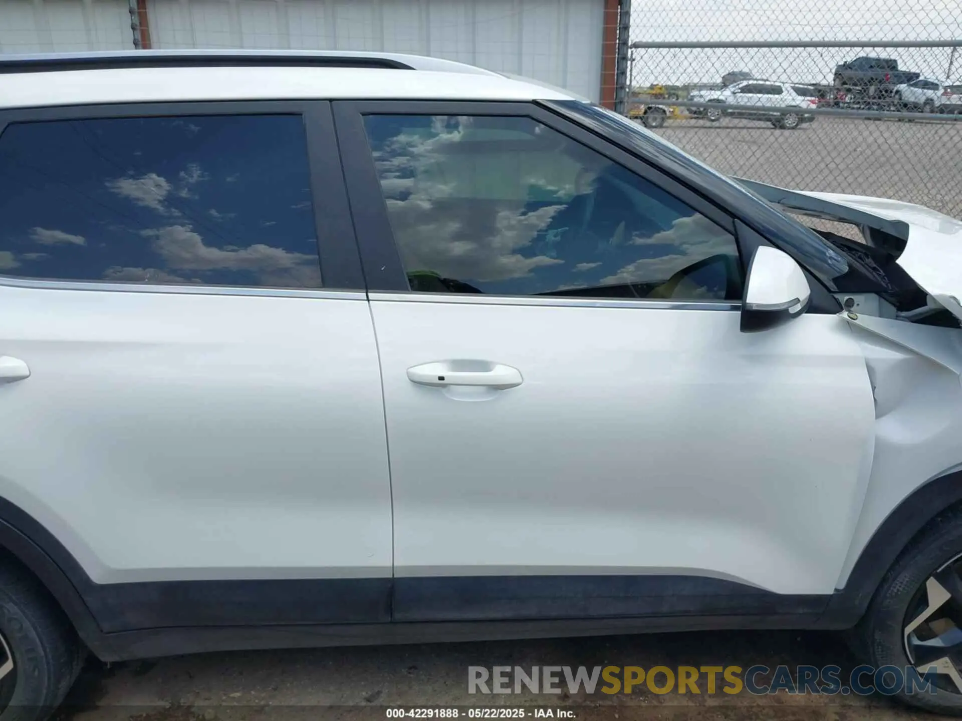 12 Фотография поврежденного автомобиля KNDER2AA5R7491006 KIA SELTOS 2024