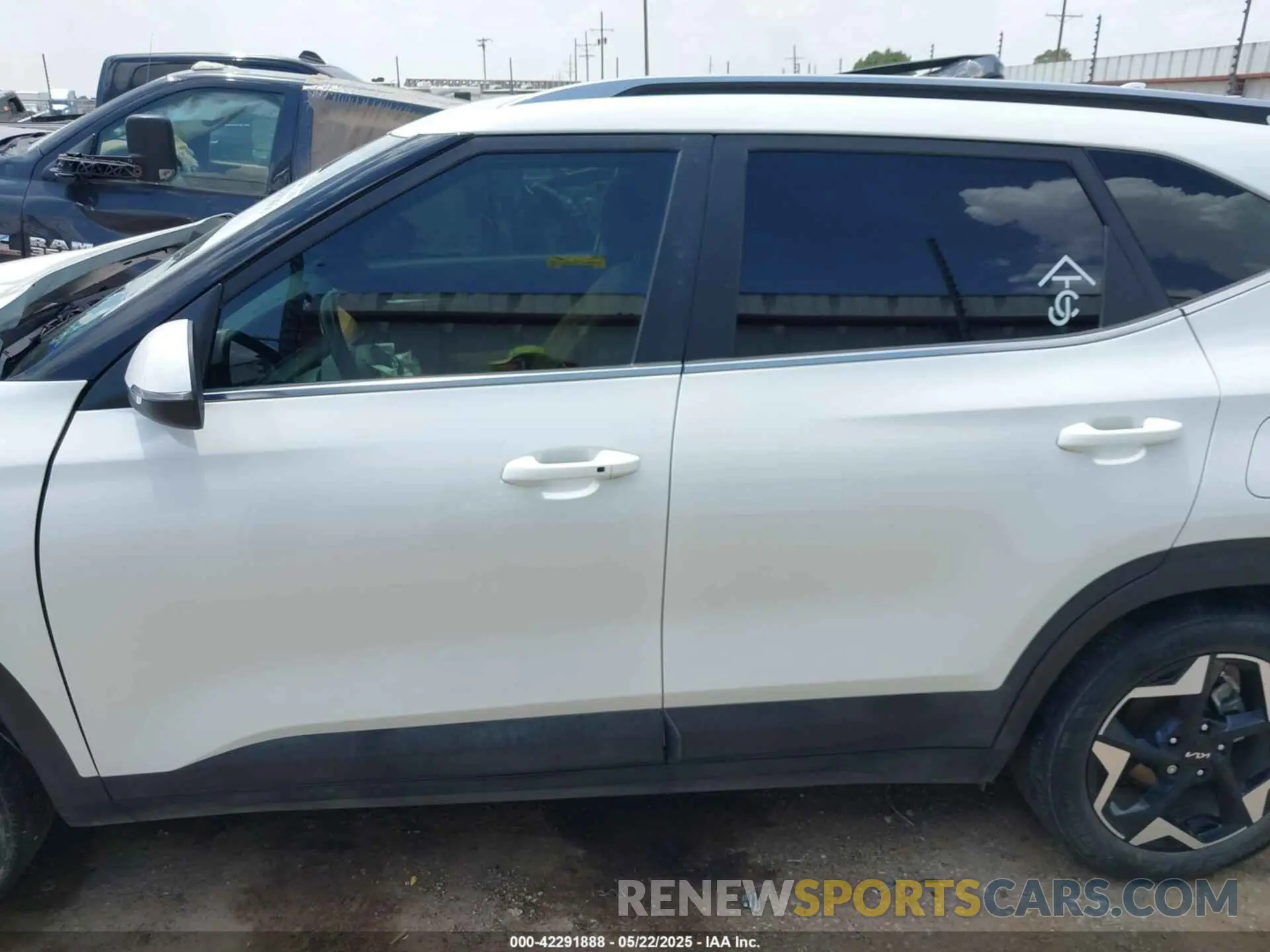 13 Фотография поврежденного автомобиля KNDER2AA5R7491006 KIA SELTOS 2024