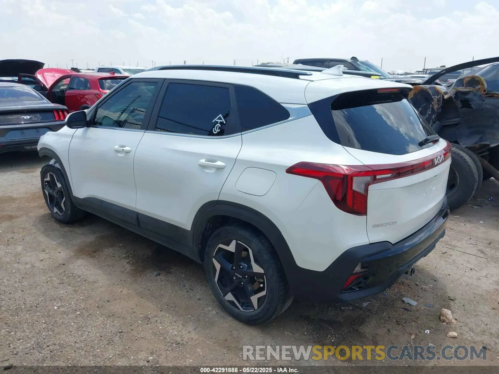 3 Фотография поврежденного автомобиля KNDER2AA5R7491006 KIA SELTOS 2024