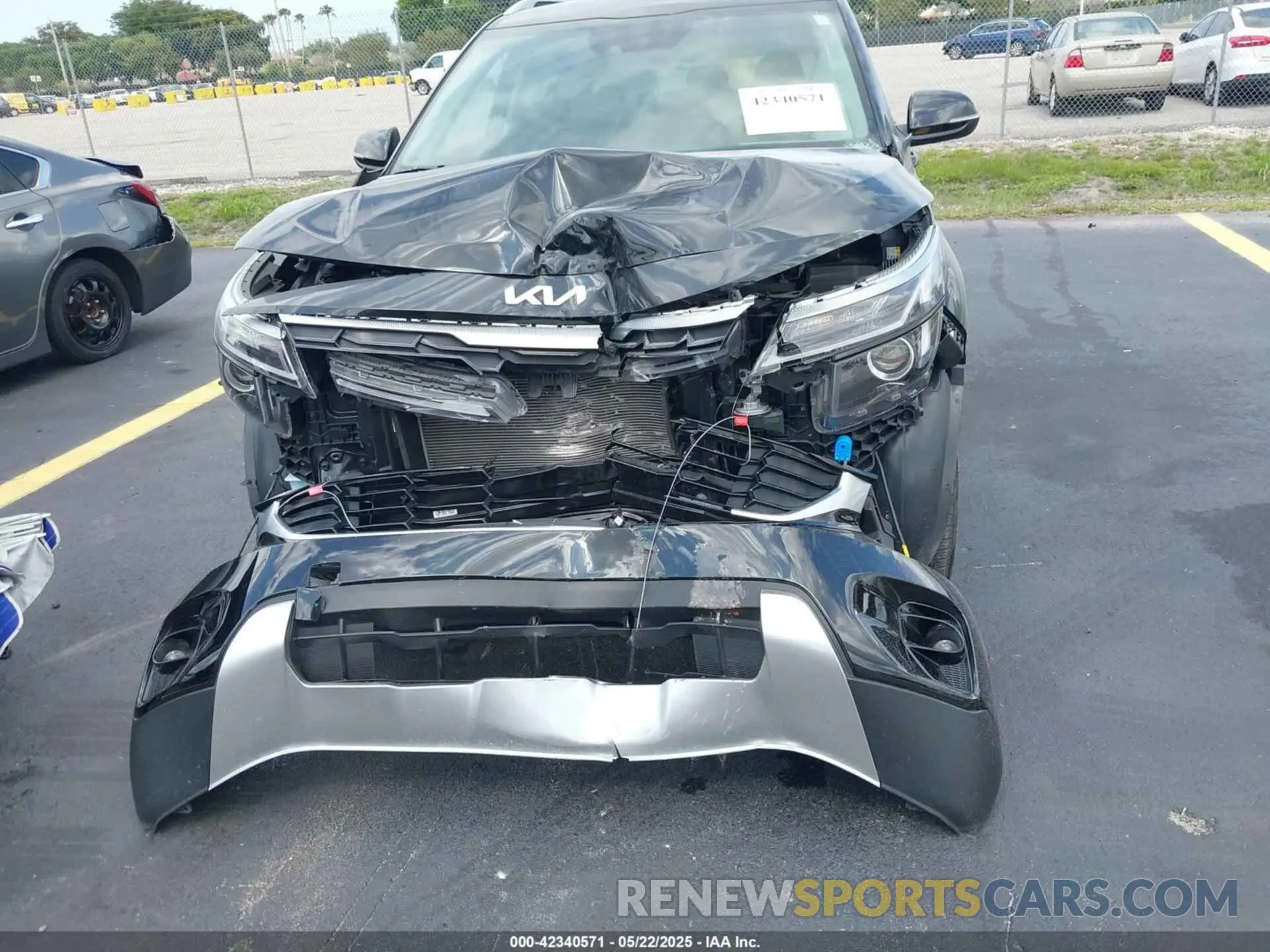 6 Photograph of a damaged car KNDER2AA8R7636670 KIA SELTOS 2024