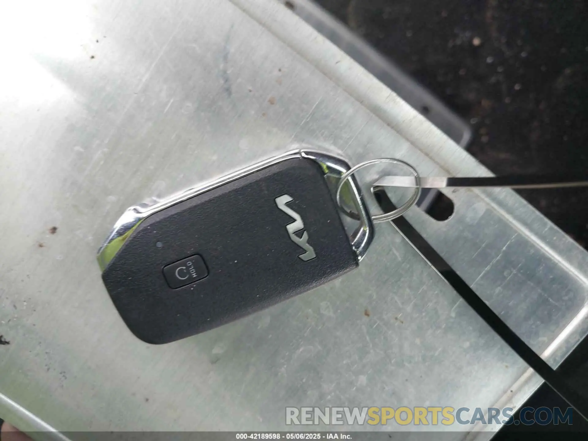 11 Photograph of a damaged car KNDER2AA9R7481398 KIA SELTOS 2024