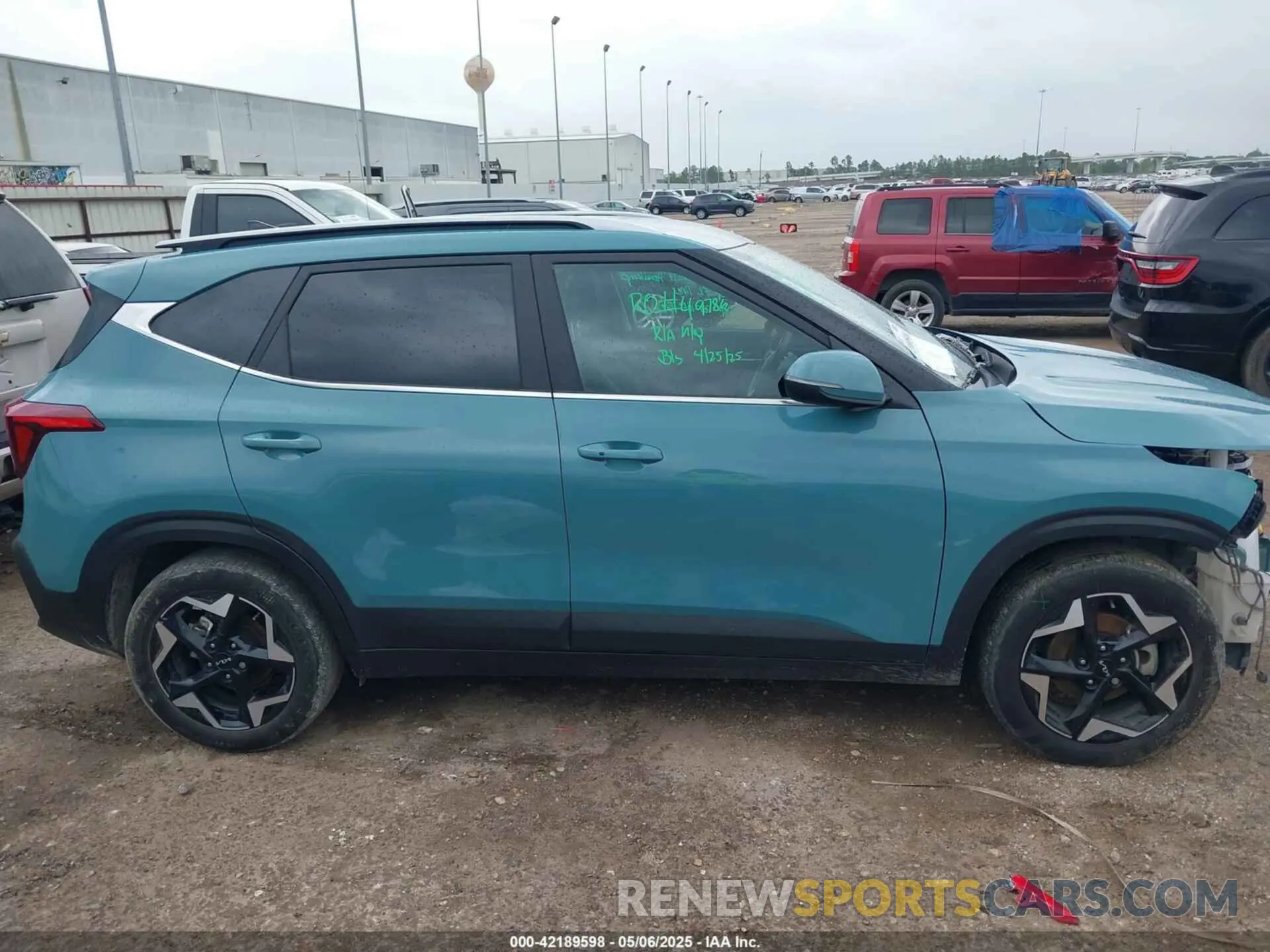 14 Photograph of a damaged car KNDER2AA9R7481398 KIA SELTOS 2024