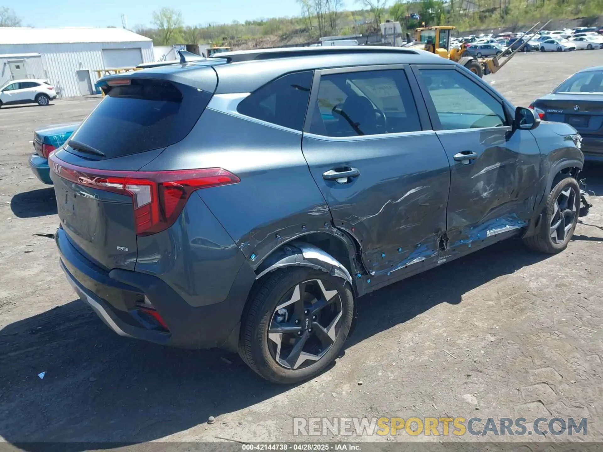4 Photograph of a damaged car KNDERCAA1R7577337 KIA SELTOS 2024