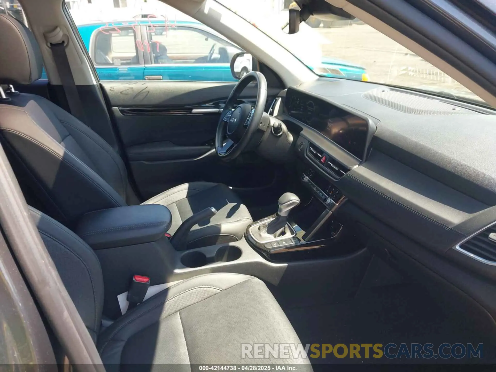 5 Photograph of a damaged car KNDERCAA1R7577337 KIA SELTOS 2024