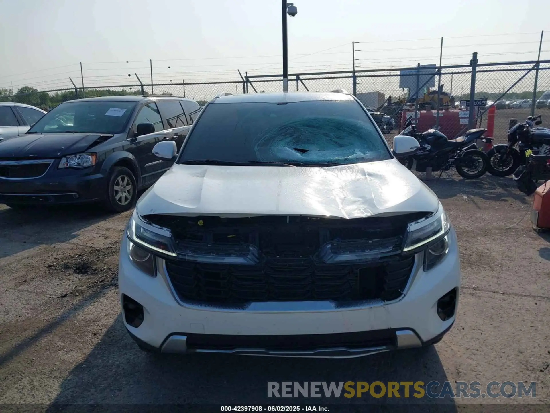 12 Photograph of a damaged car KNDERCAA2R7551667 KIA SELTOS 2024