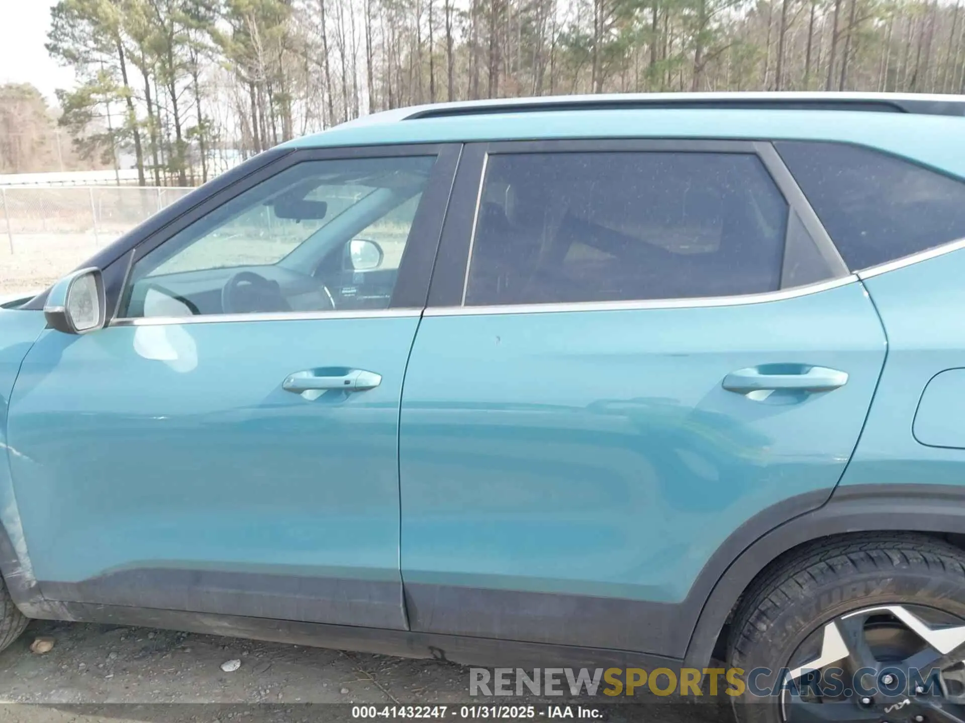14 Photograph of a damaged car KNDERCAA4R7482254 KIA SELTOS 2024