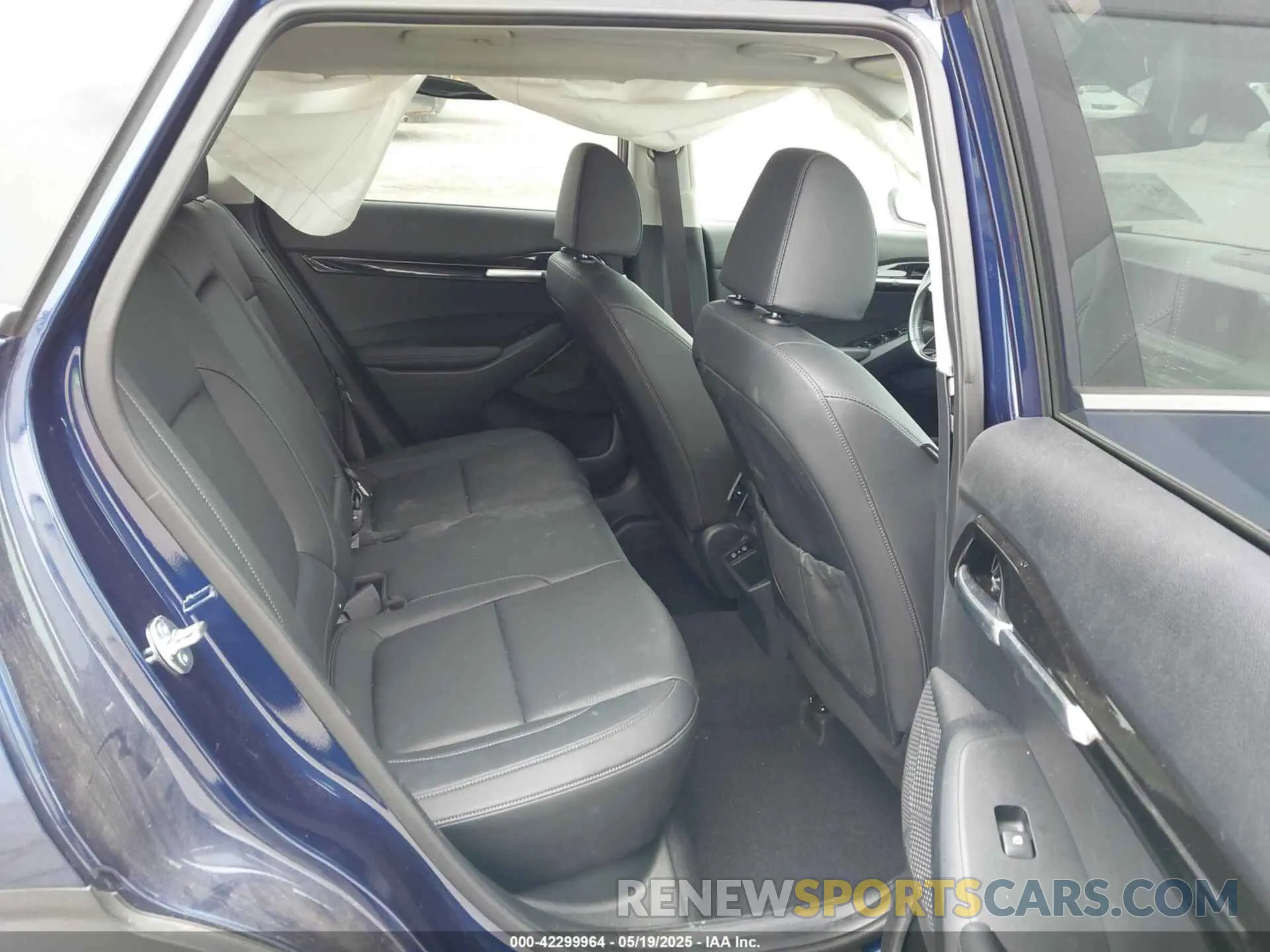 8 Photograph of a damaged car KNDERCAA6R7632851 KIA SELTOS 2024