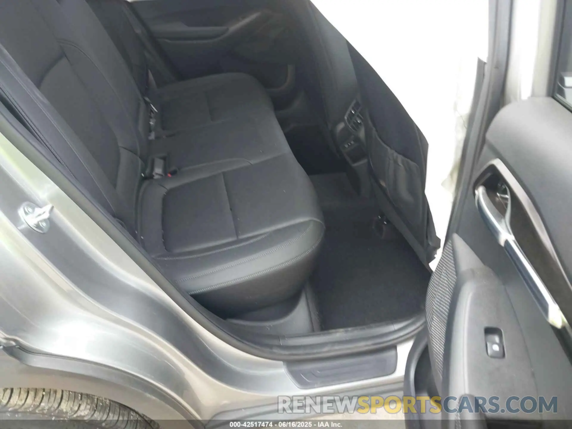 8 Фотография поврежденного автомобиля KNDERCAAXR7623425 KIA SELTOS 2024