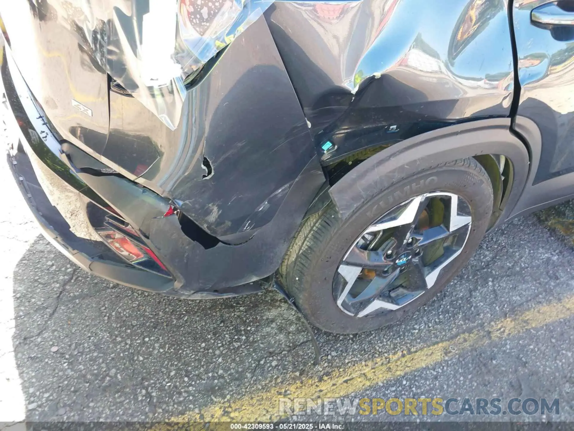 19 Photograph of a damaged car KNDERCAAXR7653685 KIA SELTOS 2024