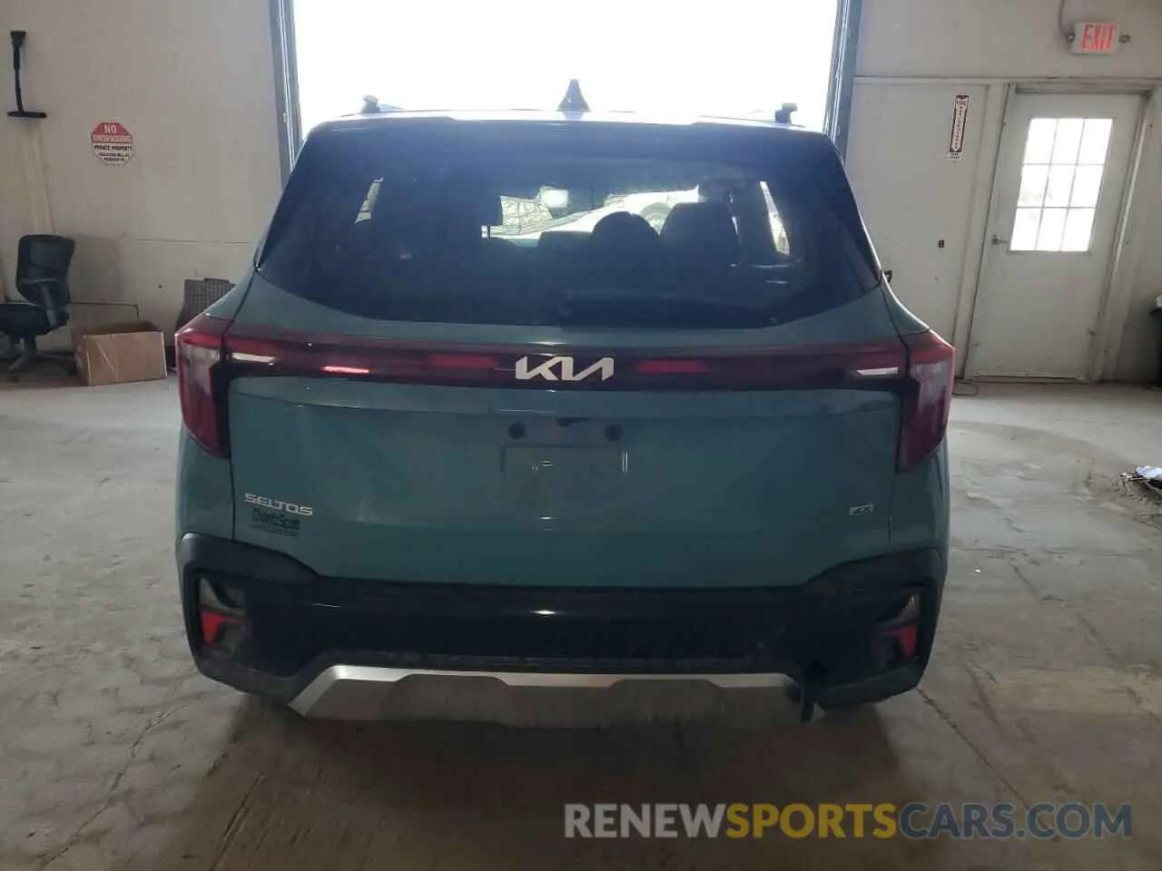 6 Photograph of a damaged car KNDETCA72R7563775 KIA SELTOS 2024