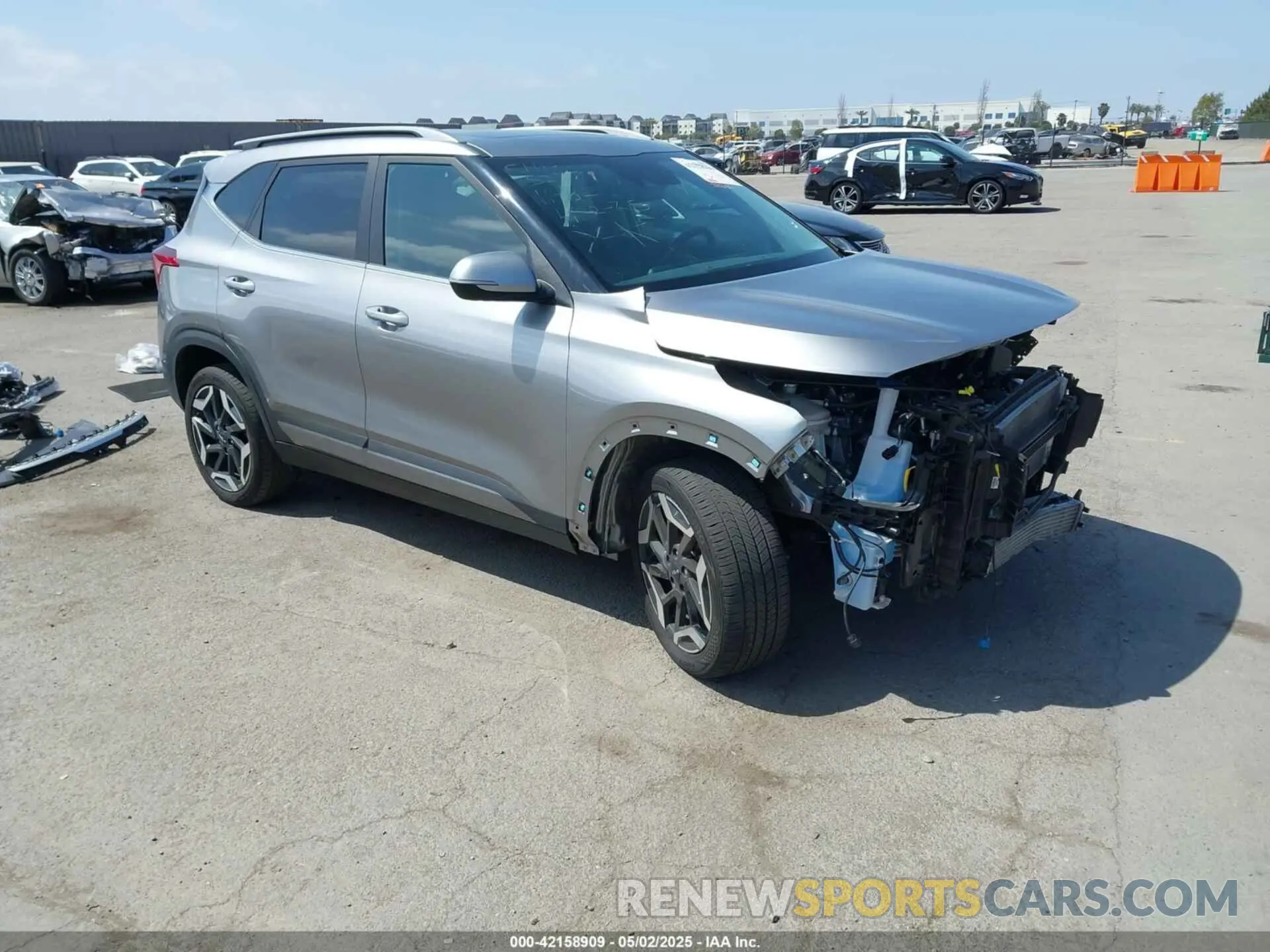 1 Photograph of a damaged car KNDETCA73R7484468 KIA SELTOS 2024