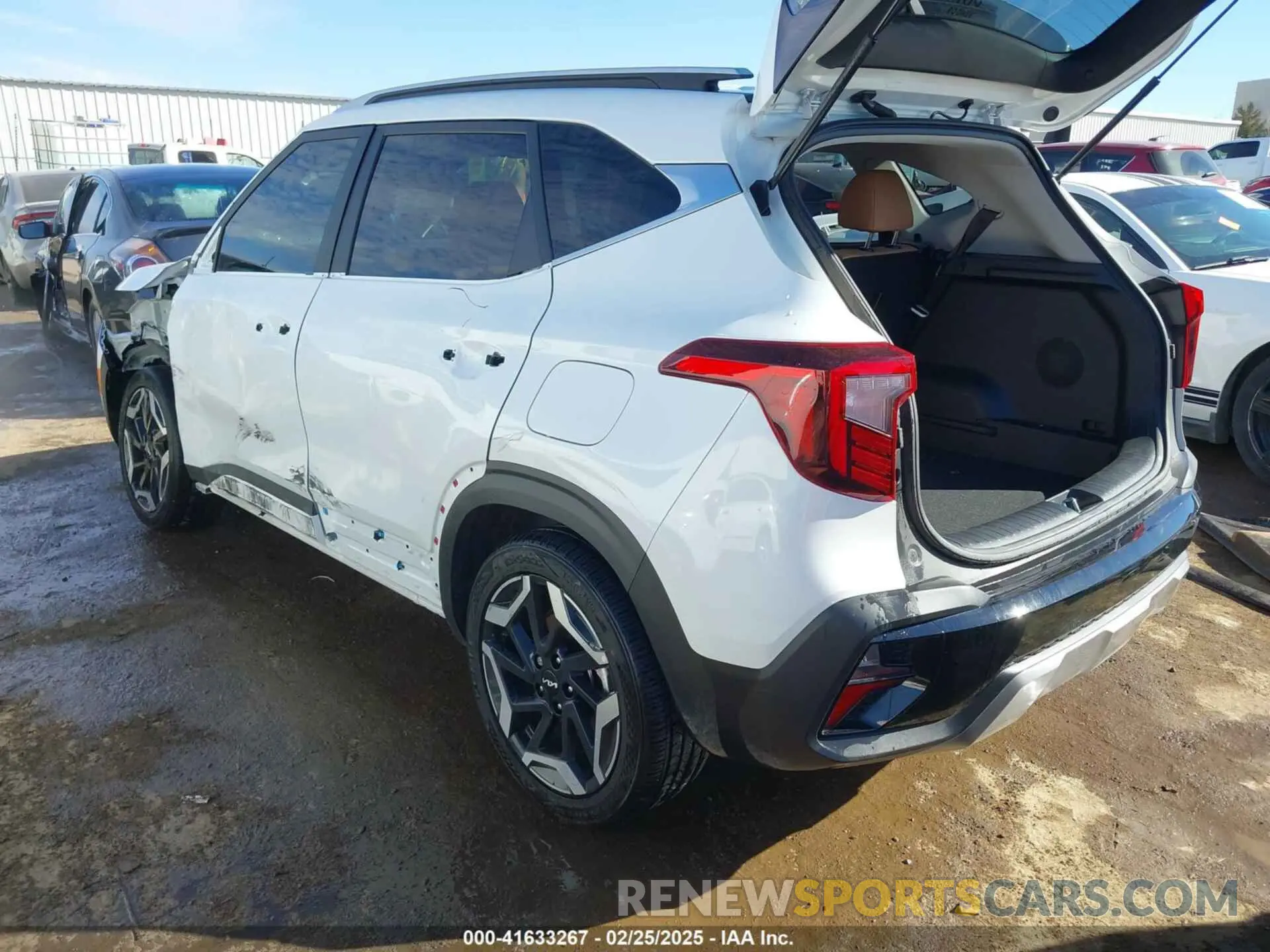 3 Photograph of a damaged car KNDETCA73R7581184 KIA SELTOS 2024