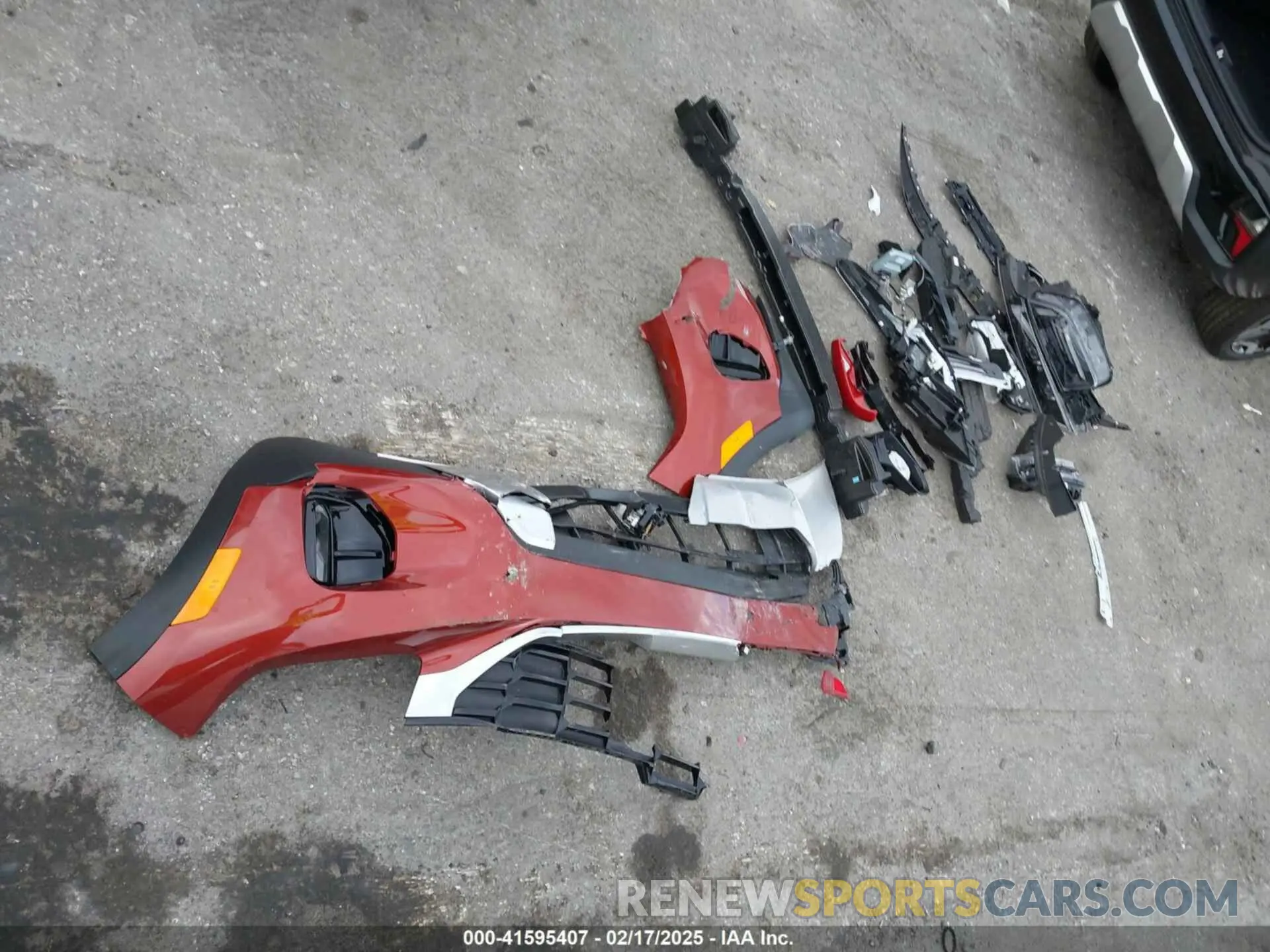 12 Photograph of a damaged car KNDETCA74R7587057 KIA SELTOS 2024