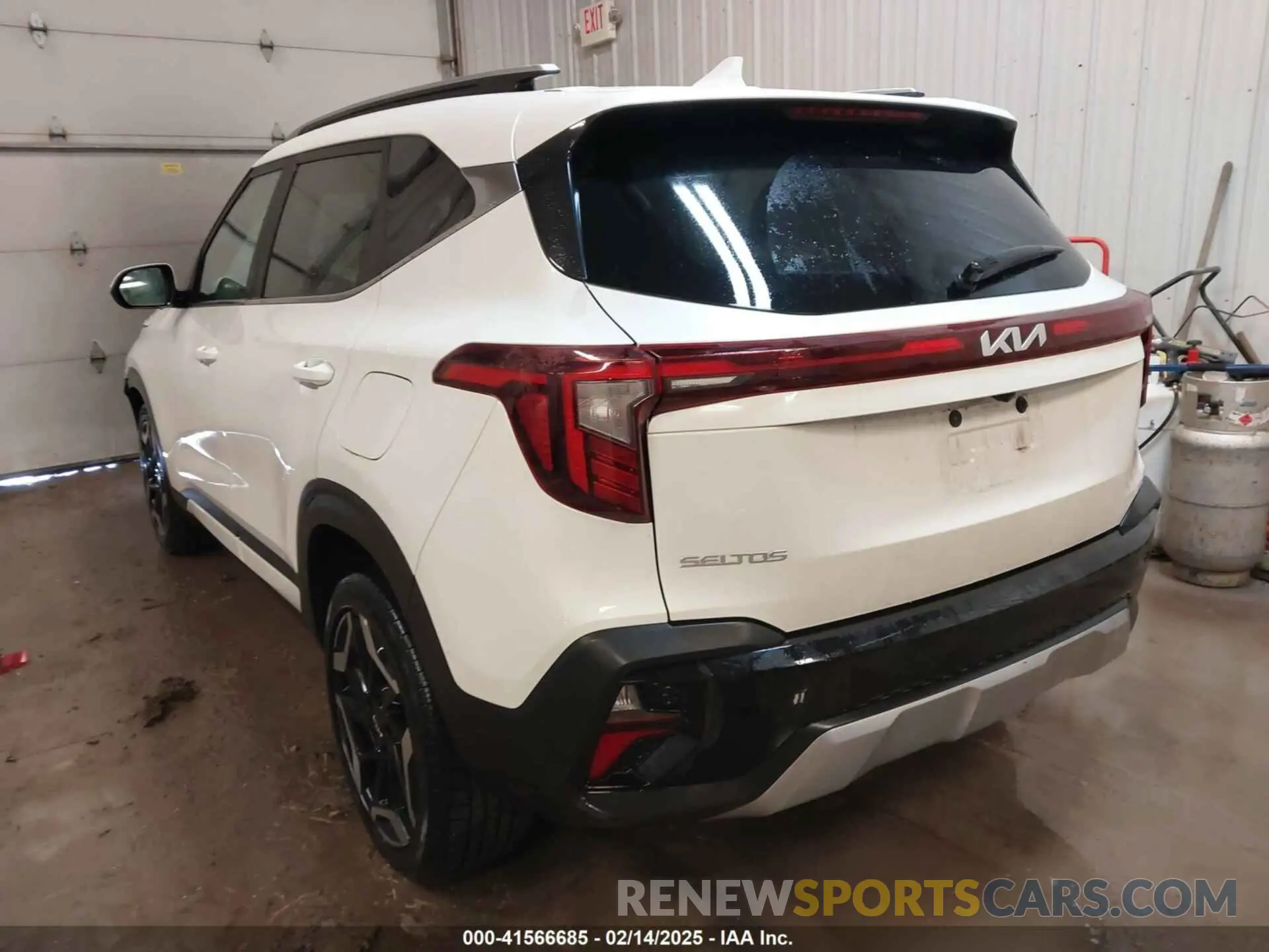 3 Фотография поврежденного автомобиля KNDETCA75R7554830 KIA SELTOS 2024