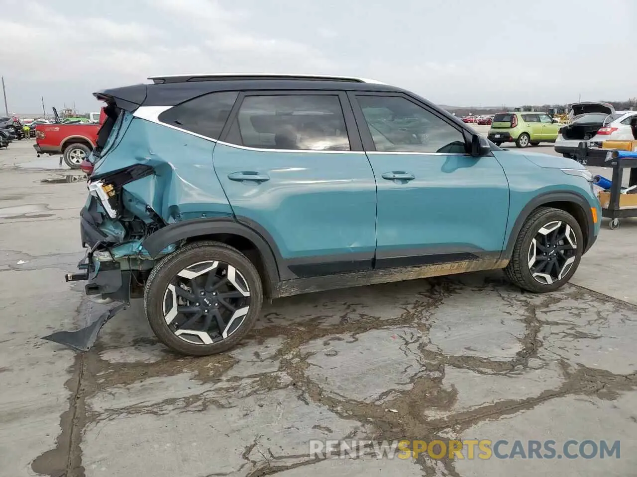 3 Photograph of a damaged car KNDETCA75R7583826 KIA SELTOS 2024