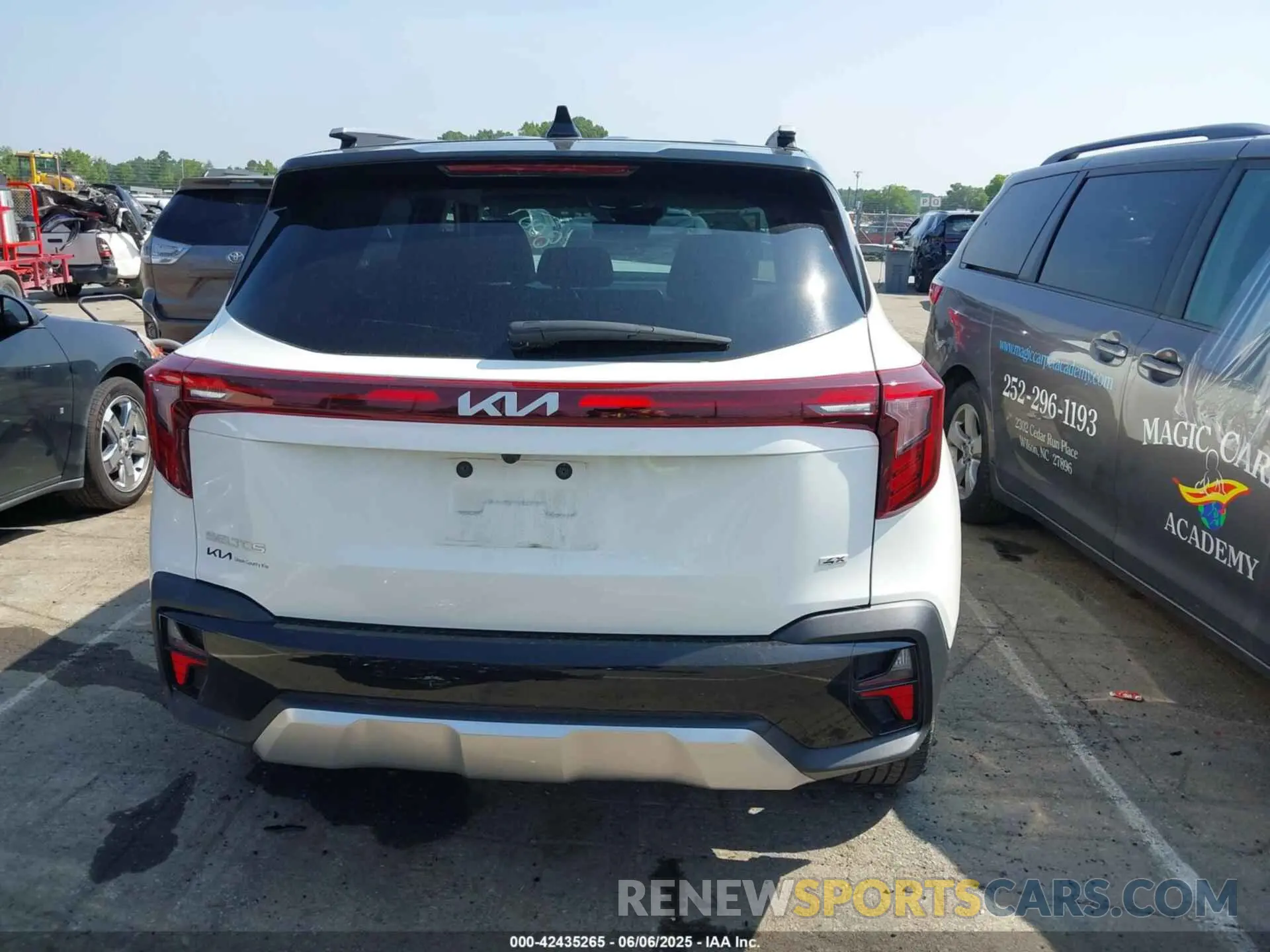 16 Photograph of a damaged car KNDETCA75R7588007 KIA SELTOS 2024