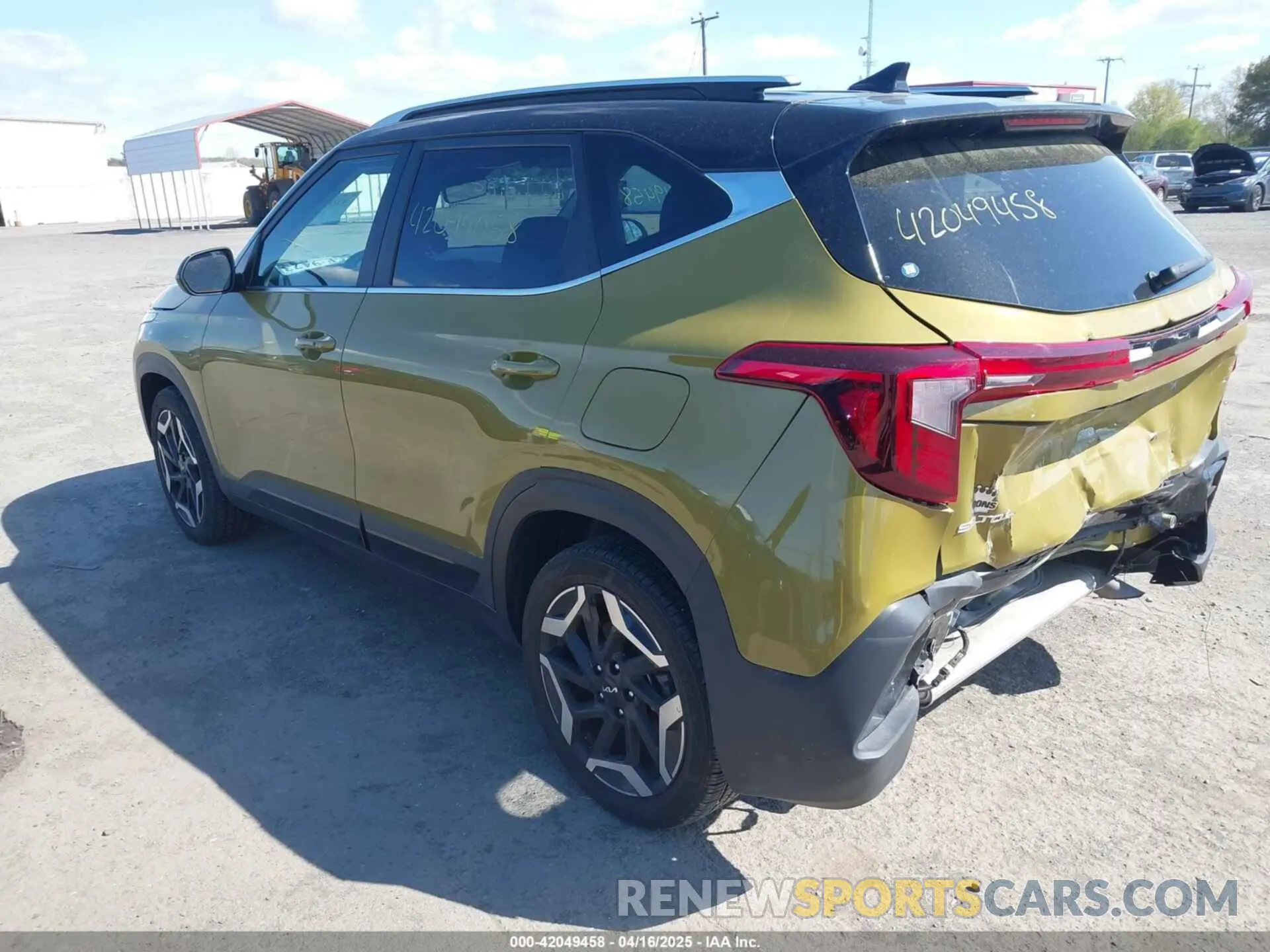 3 Photograph of a damaged car KNDETCA76R7544419 KIA SELTOS 2024