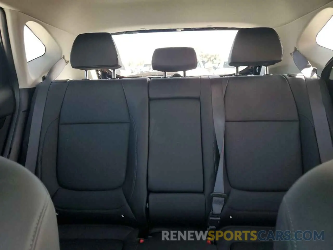 10 Фотография поврежденного автомобиля KNDETCA76R7603064 KIA SELTOS 2024