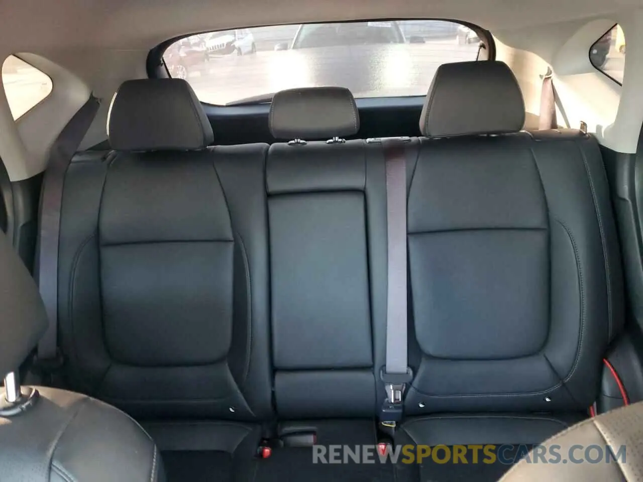 10 Фотография поврежденного автомобиля KNDETCA77R7601341 KIA SELTOS 2024