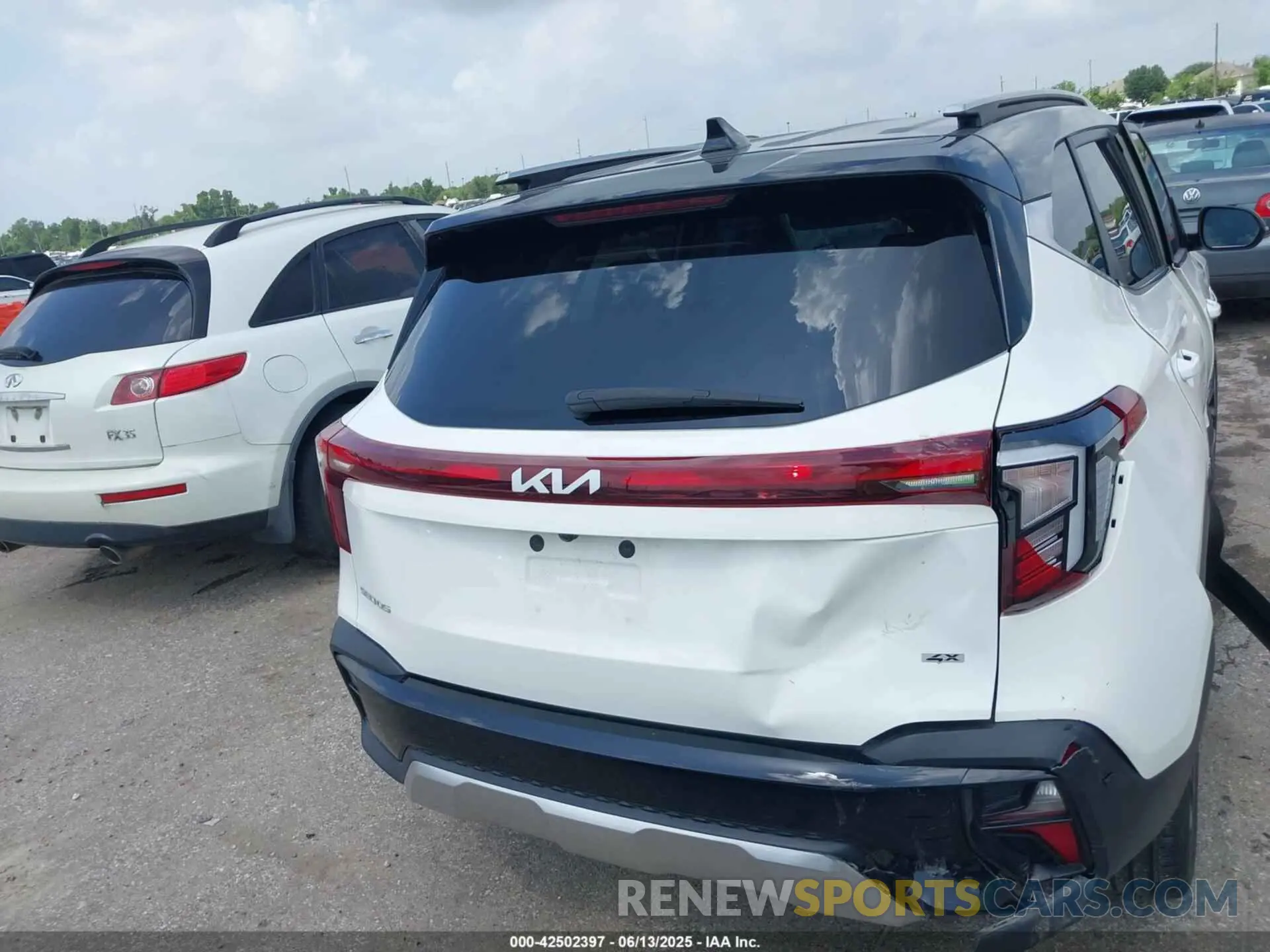 16 Фотография поврежденного автомобиля KNDETCA78R7600389 KIA SELTOS 2024