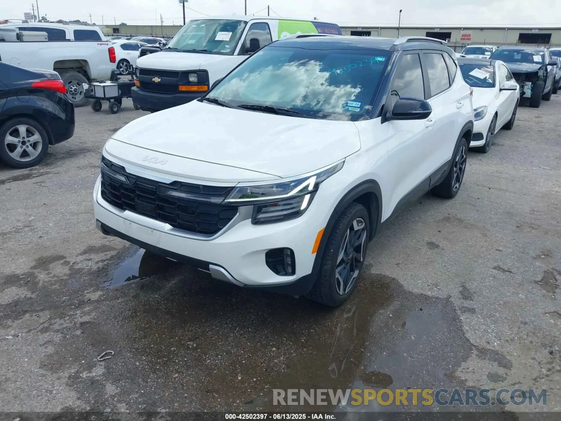 2 Фотография поврежденного автомобиля KNDETCA78R7600389 KIA SELTOS 2024