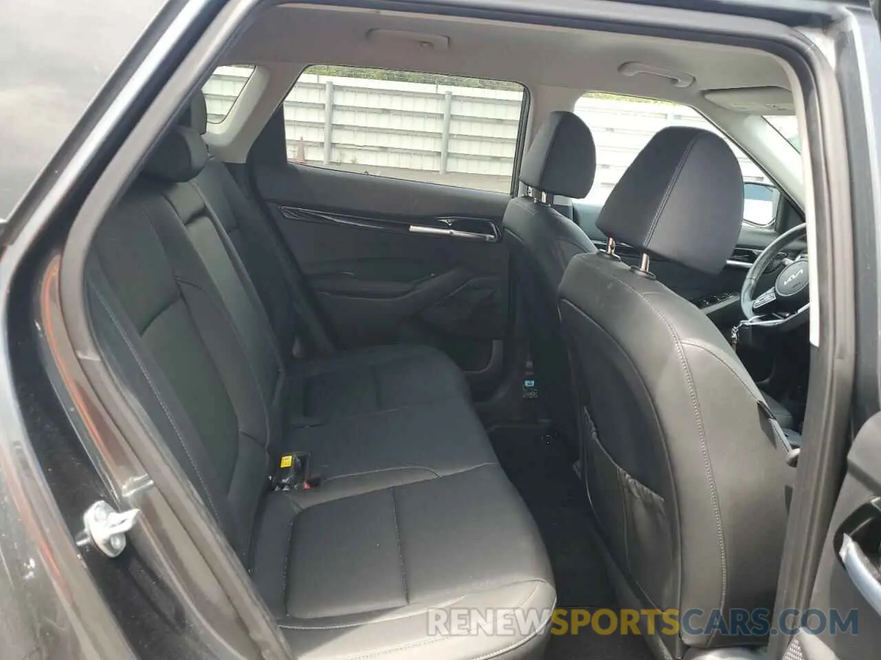 11 Фотография поврежденного автомобиля KNDETCA79R7557018 KIA SELTOS 2024