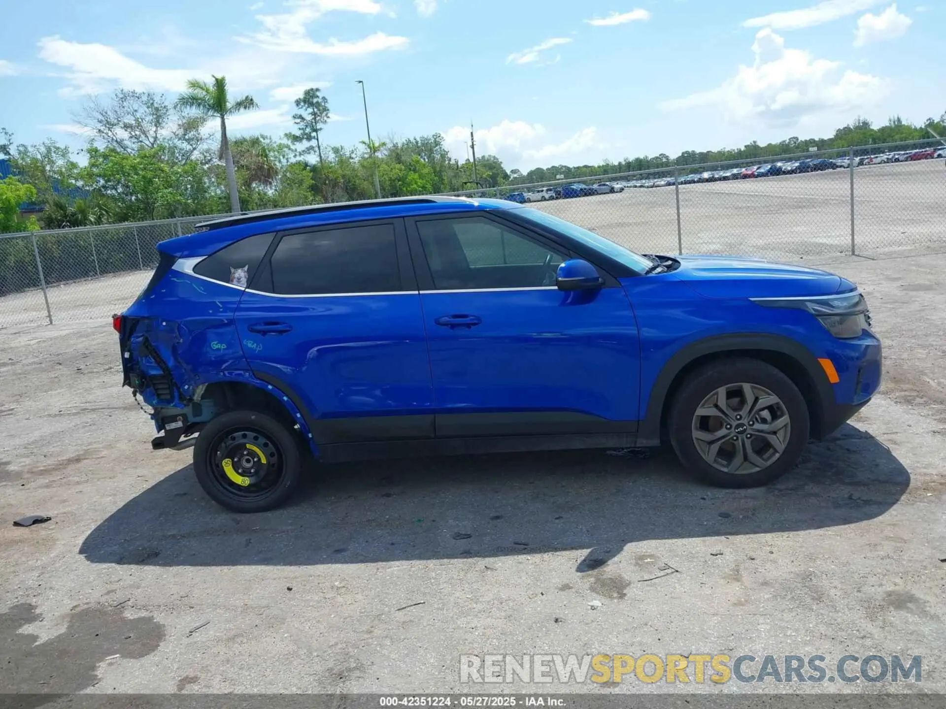 14 Photograph of a damaged car KNDEU2AA1R7615223 KIA SELTOS 2024