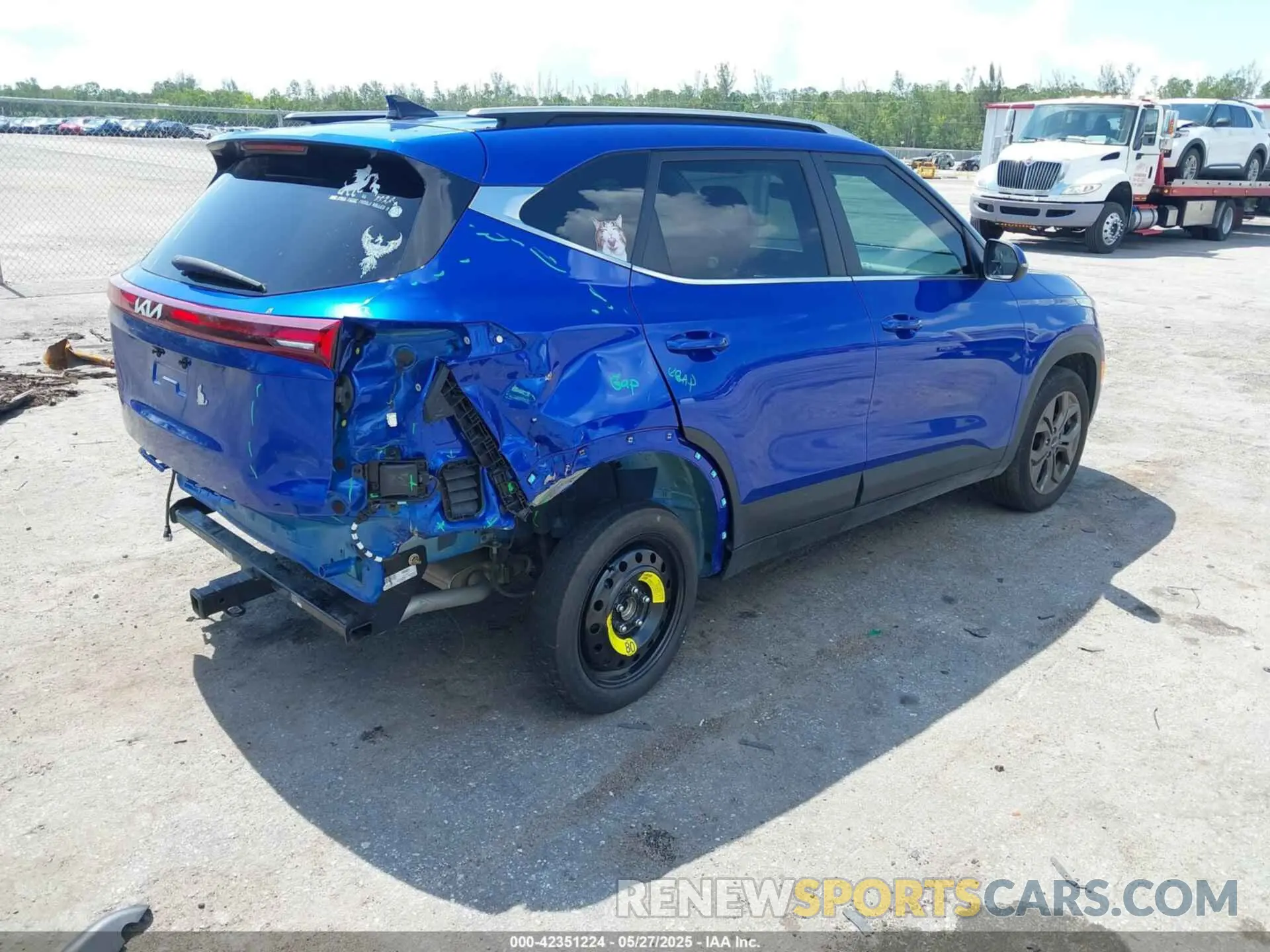 4 Photograph of a damaged car KNDEU2AA1R7615223 KIA SELTOS 2024