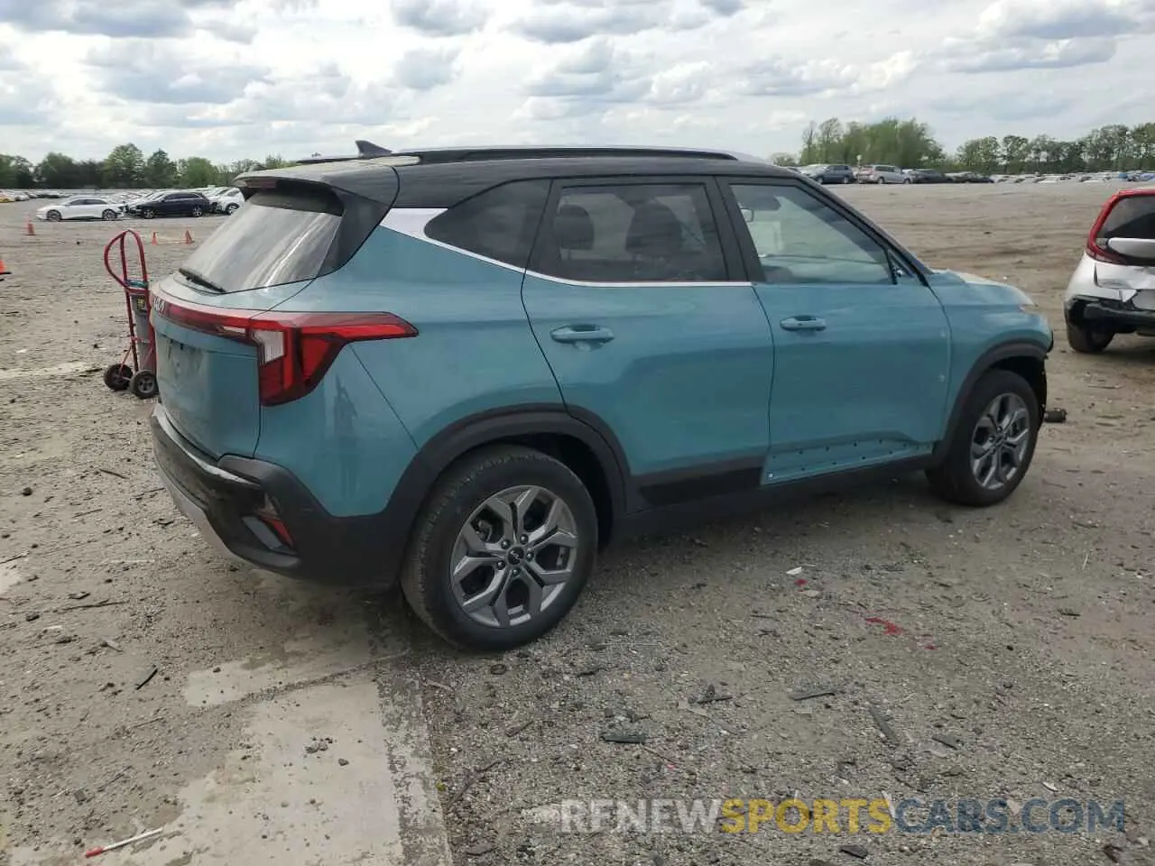 3 Photograph of a damaged car KNDEU2AA2R7526583 KIA SELTOS 2024