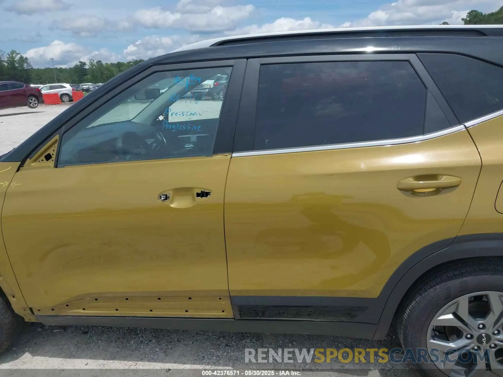 15 Photograph of a damaged car KNDEU2AA2R7553721 KIA SELTOS 2024