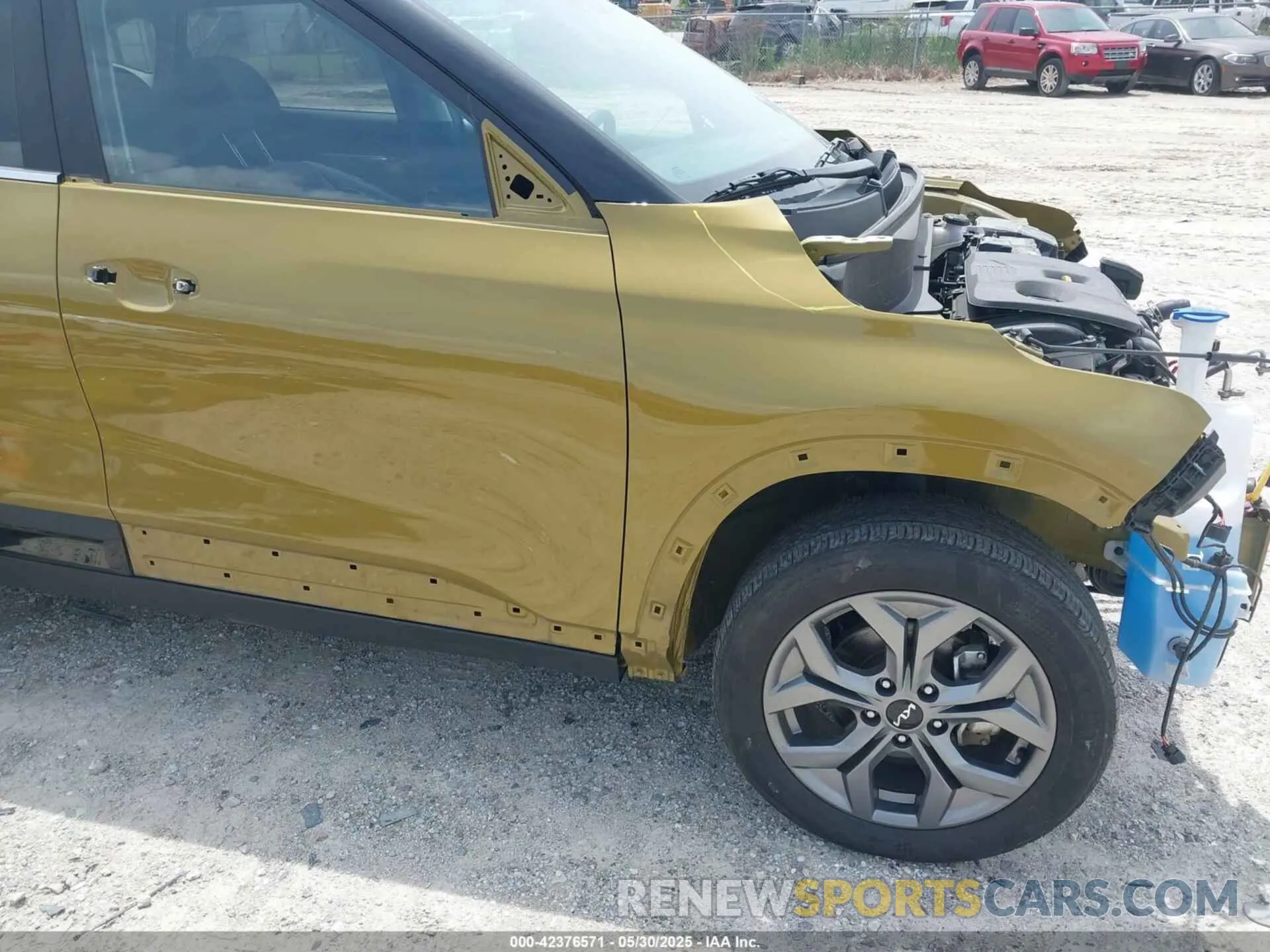 19 Photograph of a damaged car KNDEU2AA2R7553721 KIA SELTOS 2024