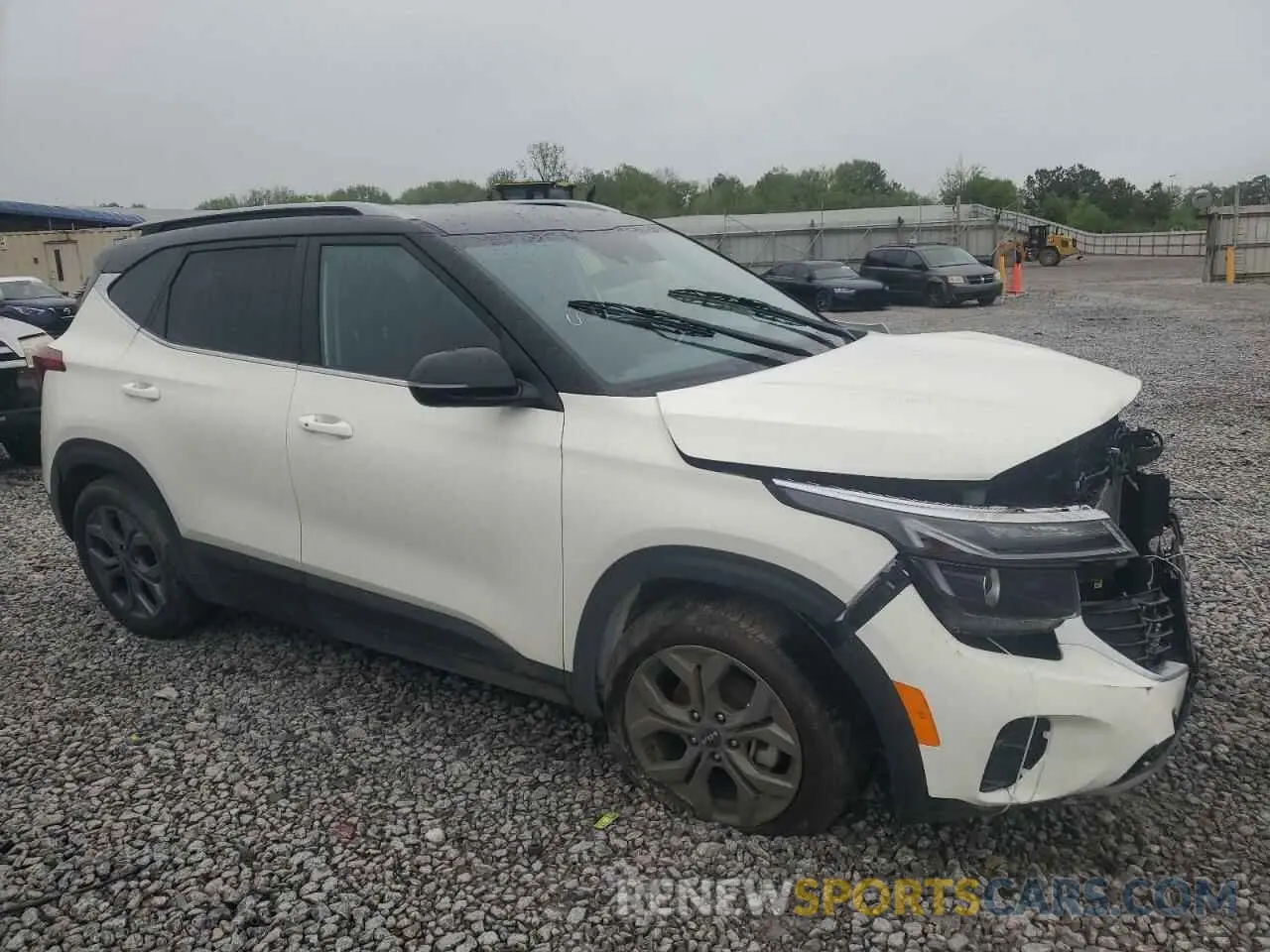 4 Фотография поврежденного автомобиля KNDEU2AA4R7591046 KIA SELTOS 2024