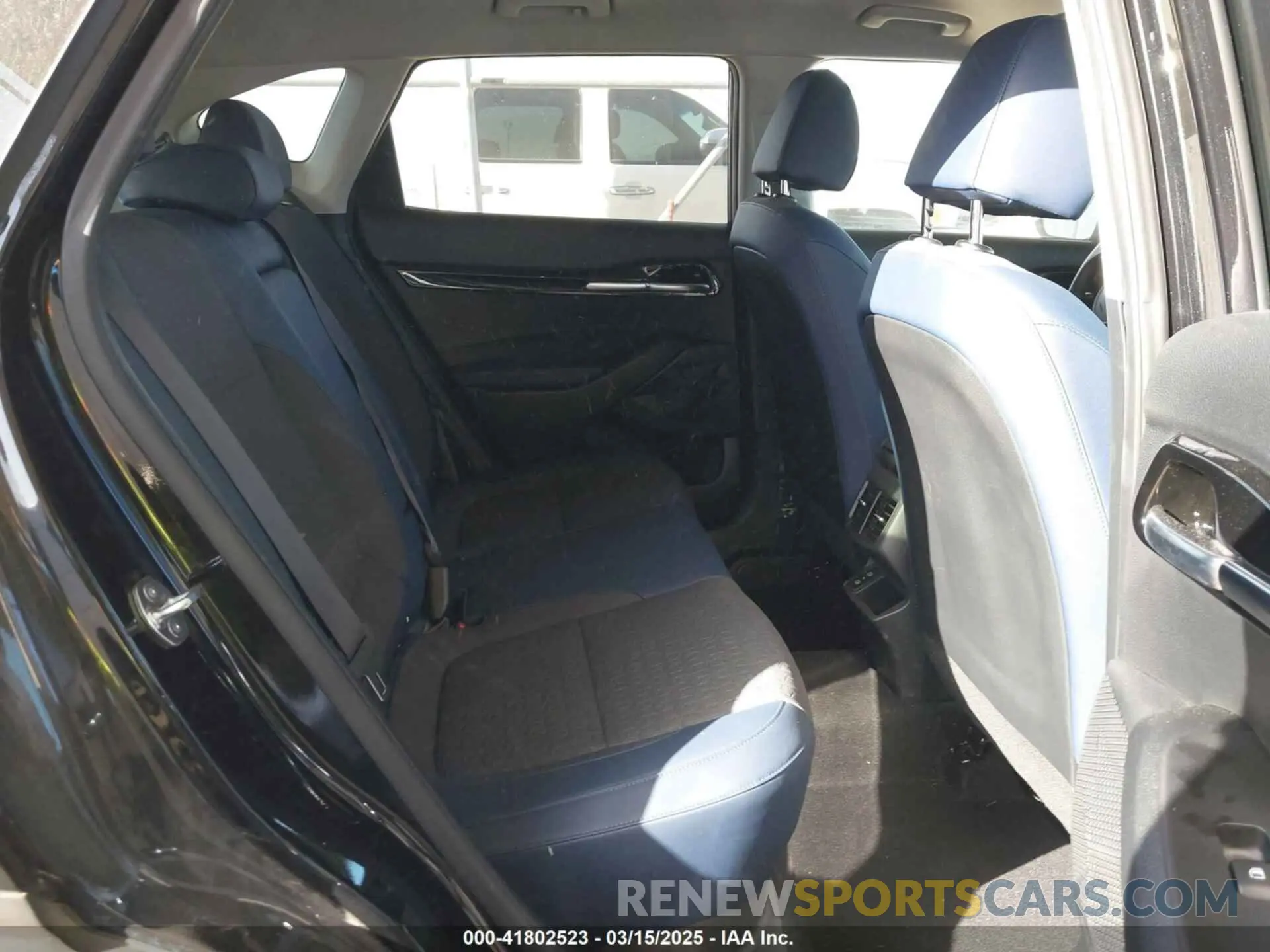 8 Фотография поврежденного автомобиля KNDEU2AA7R7502828 KIA SELTOS 2024