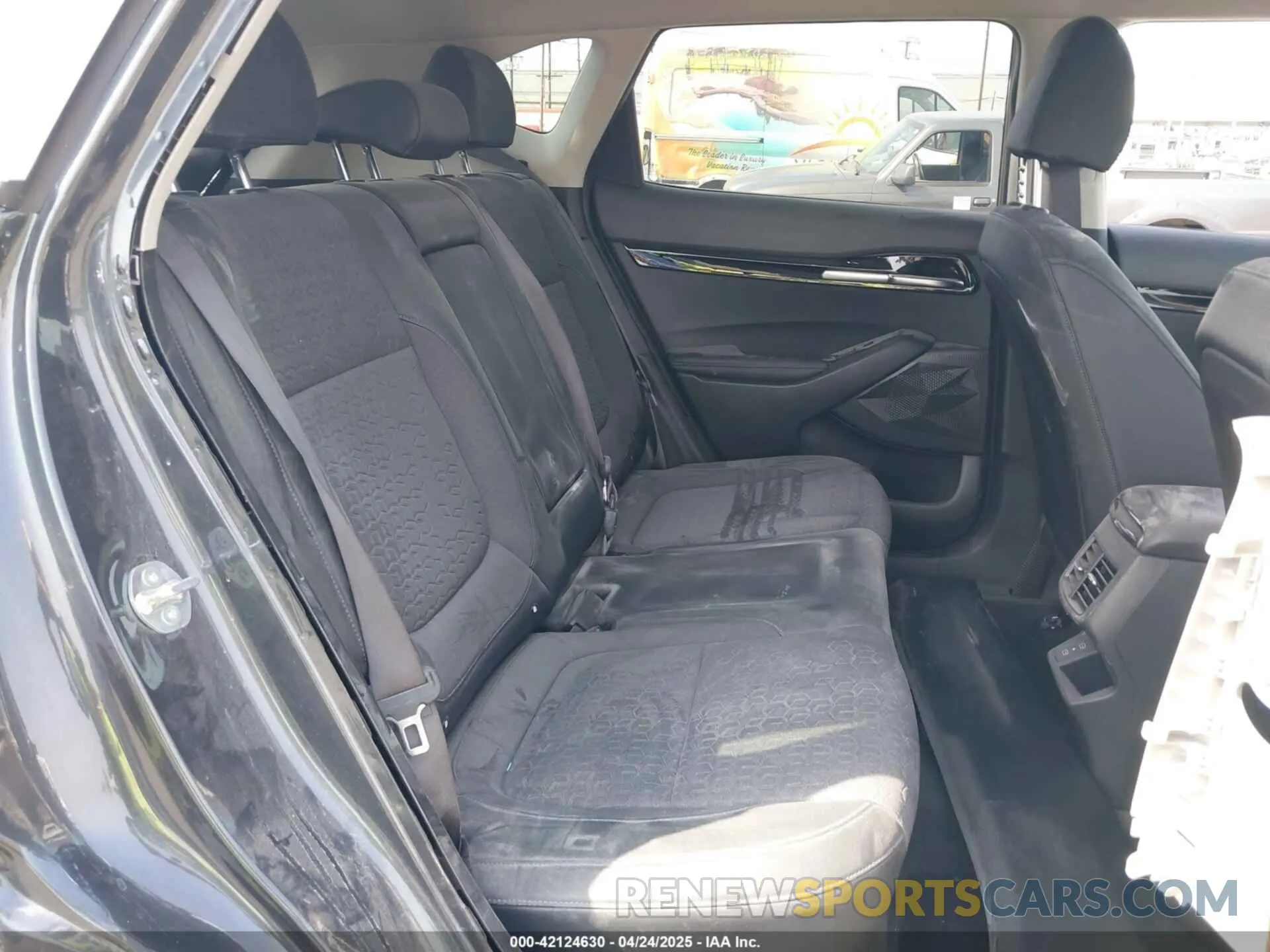 8 Фотография поврежденного автомобиля KNDEU2AA9R7659275 KIA SELTOS 2024